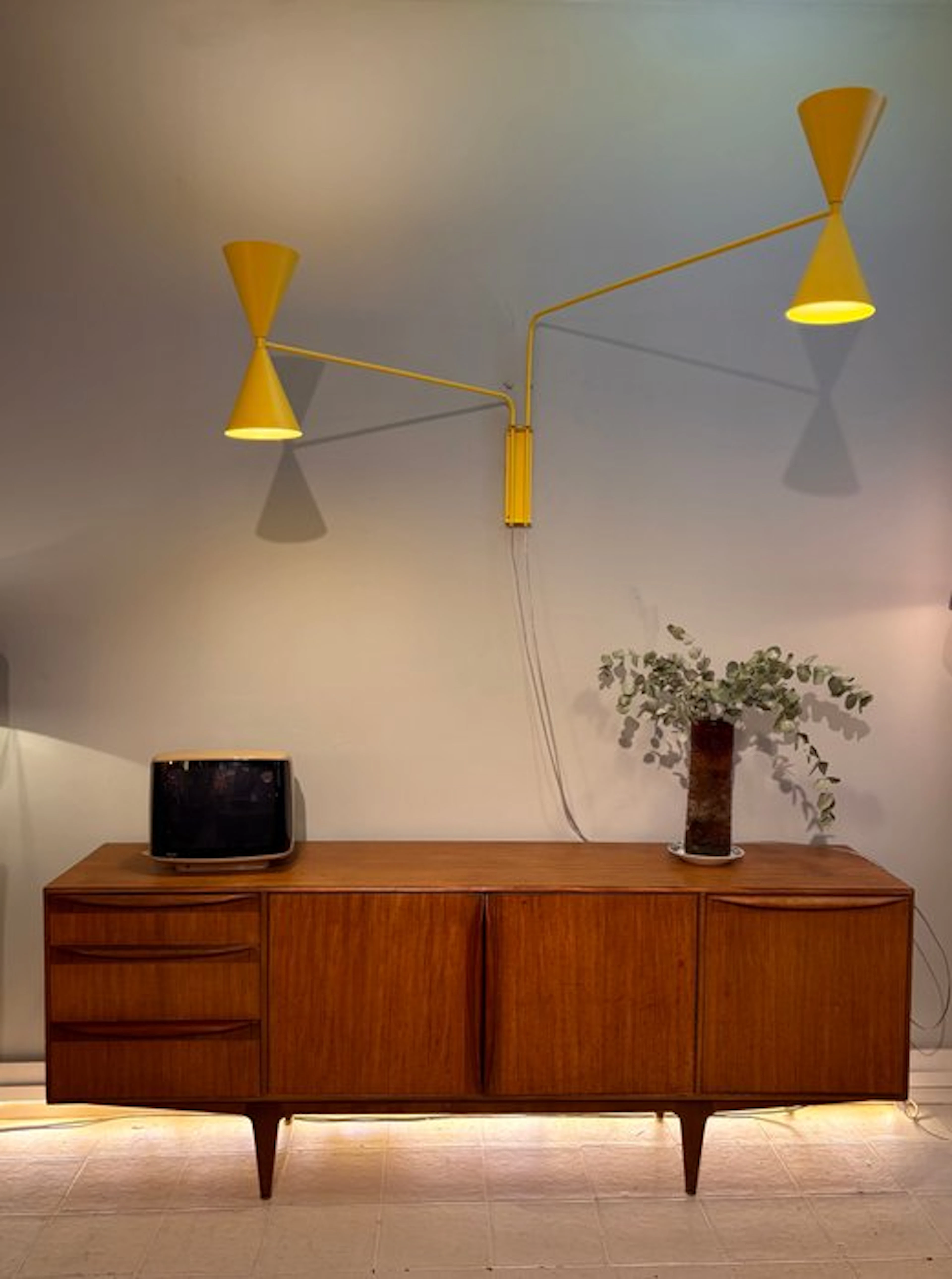 Juanma Lizana Studio - Wall lamp - RAL 1018 - Bats Lights Zinc Yellow