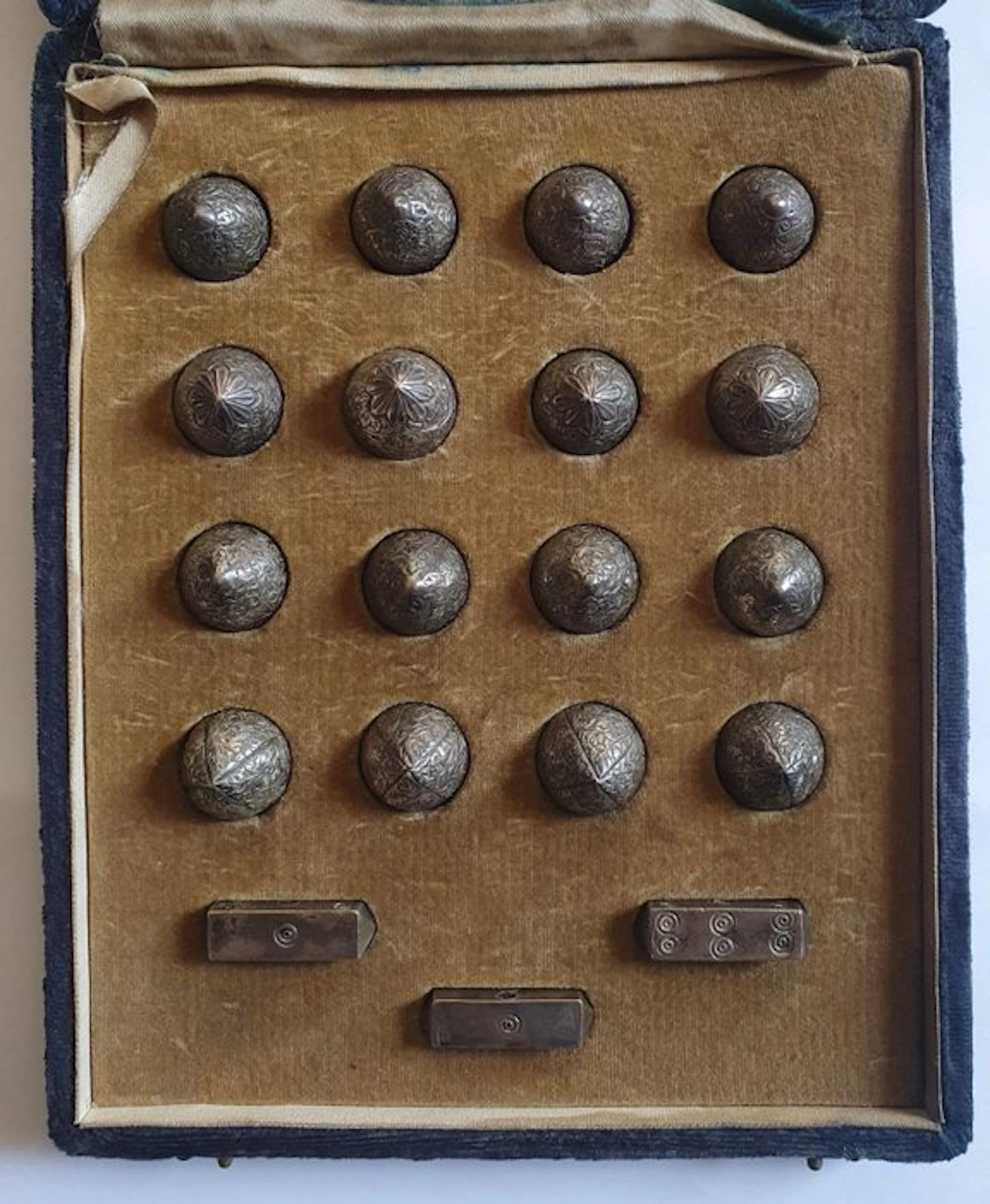 Title: Handmade metal Pachisi/Chaupar set in original box...