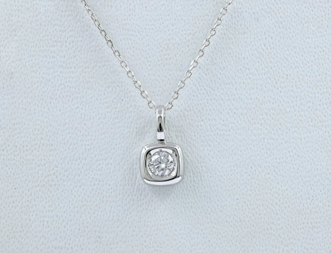 Necklace with pendant - 14 kt. White gold - 0.15ct. tw. Diamond (Natural)