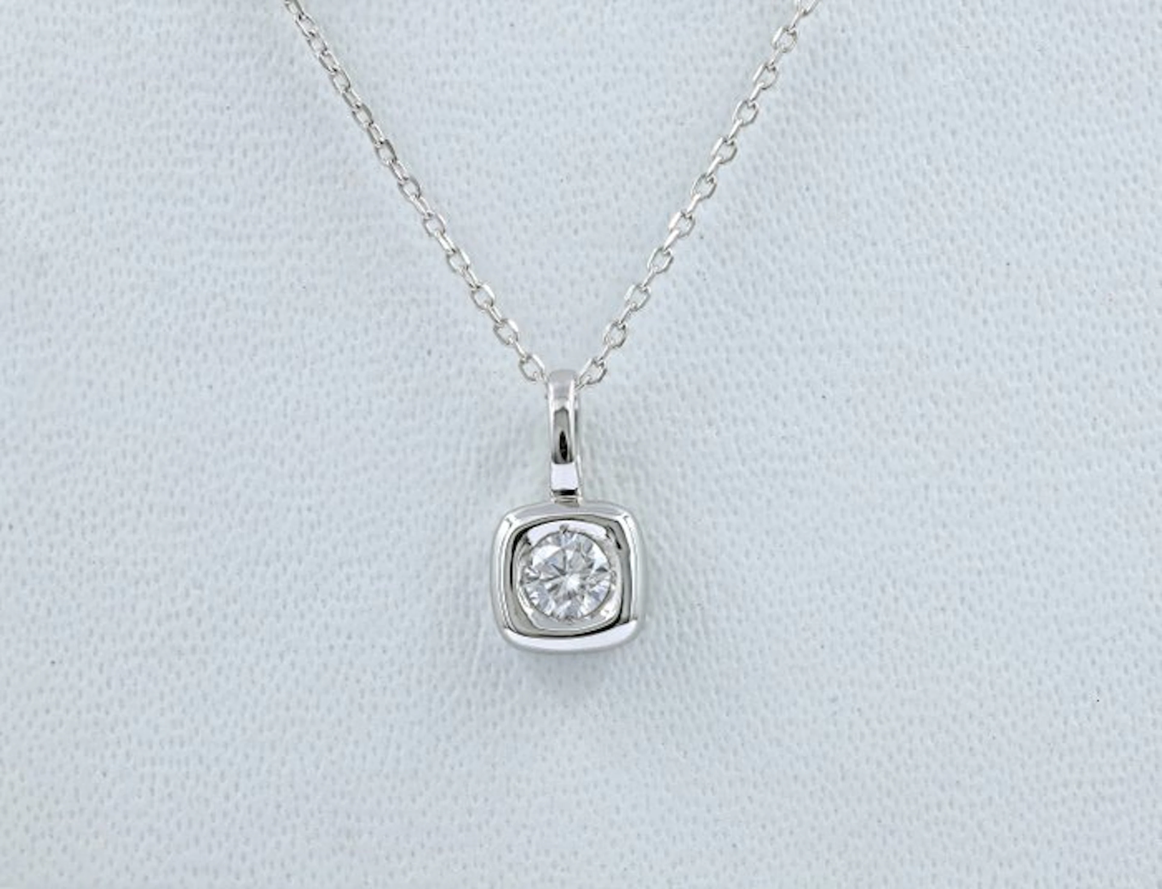 Necklace with pendant - 14 kt. White gold - 0.15ct. tw. Diamond (Natural)
