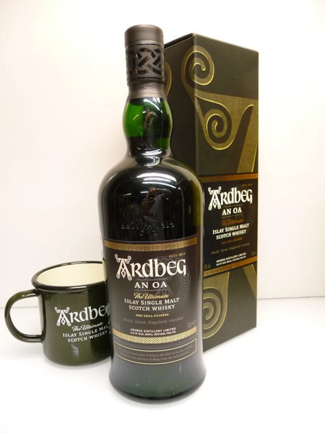 Ardbeg An Oa + Mug - b. 2023 - 70cl