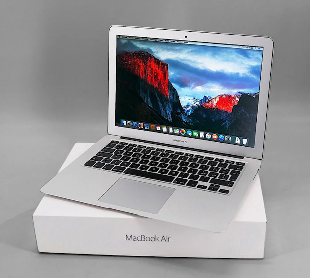 Apple MacBook Air 13" i5 / 8GB RAM / OS X El Capitan –...