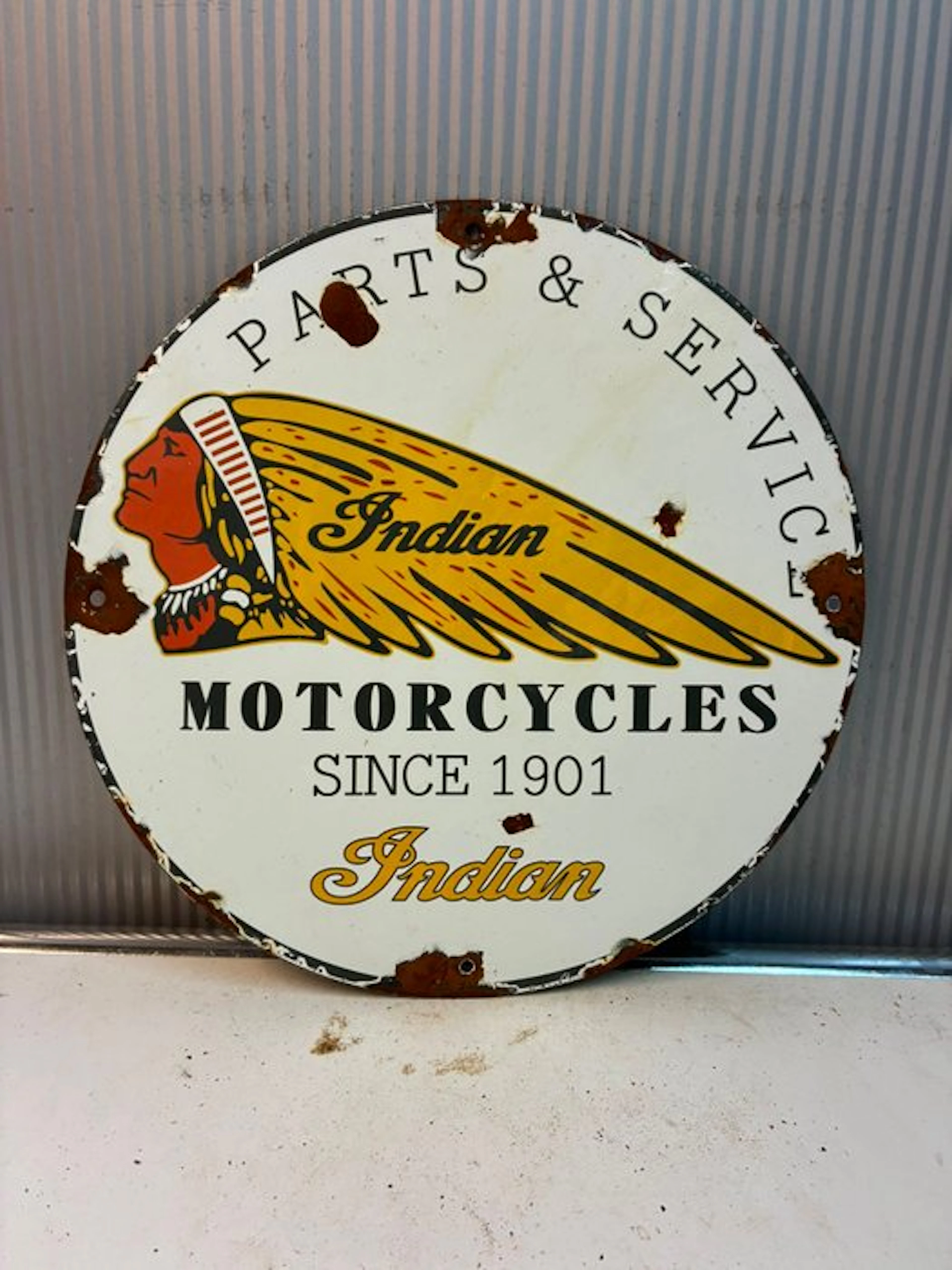 Indian Motorcycles – rond reclamebord, “Since 1901” - Enamel sign - Enamel