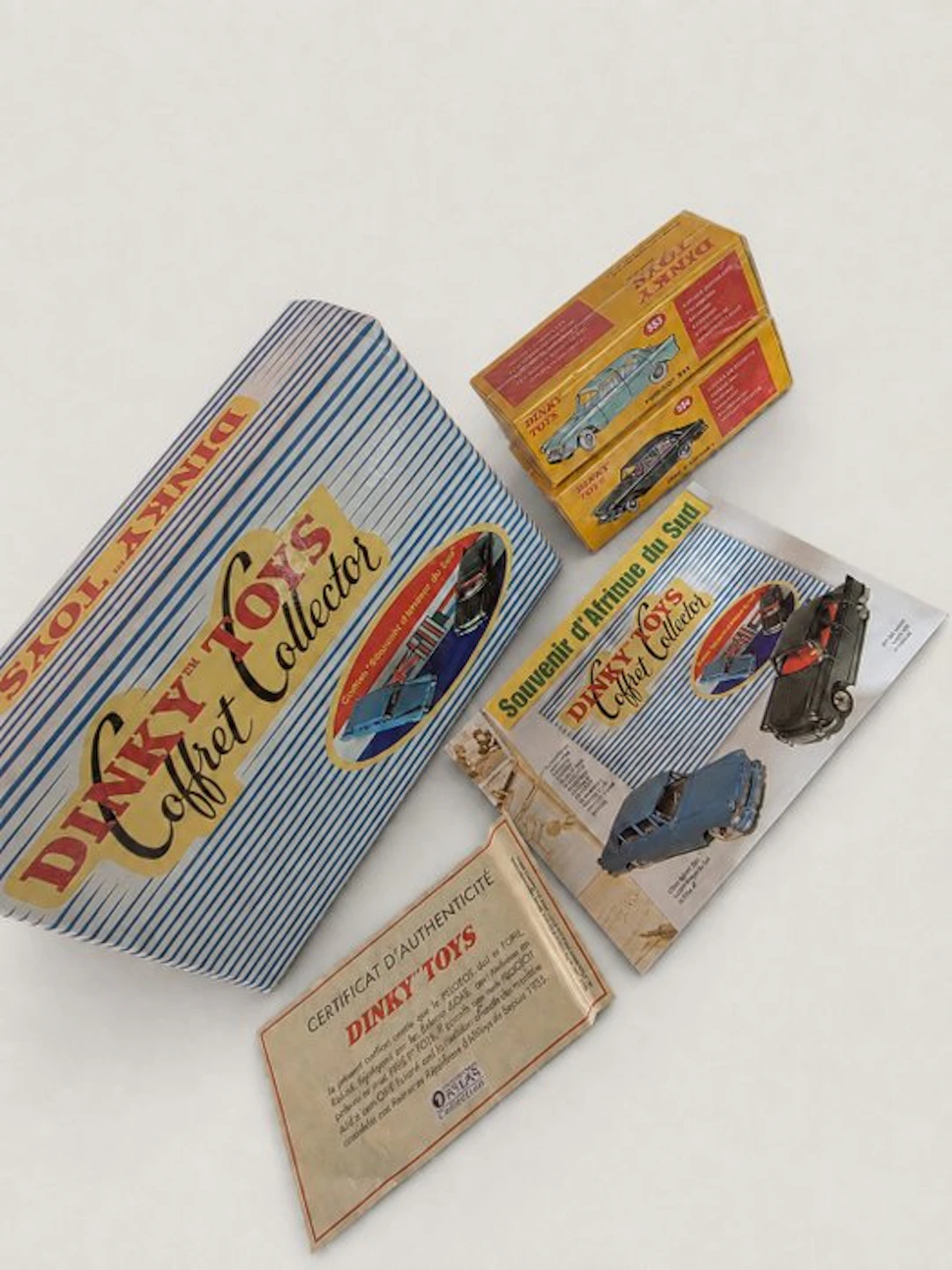 Dinky Toys 1:43 - Model car (2) - Peugeot 404; Opel...