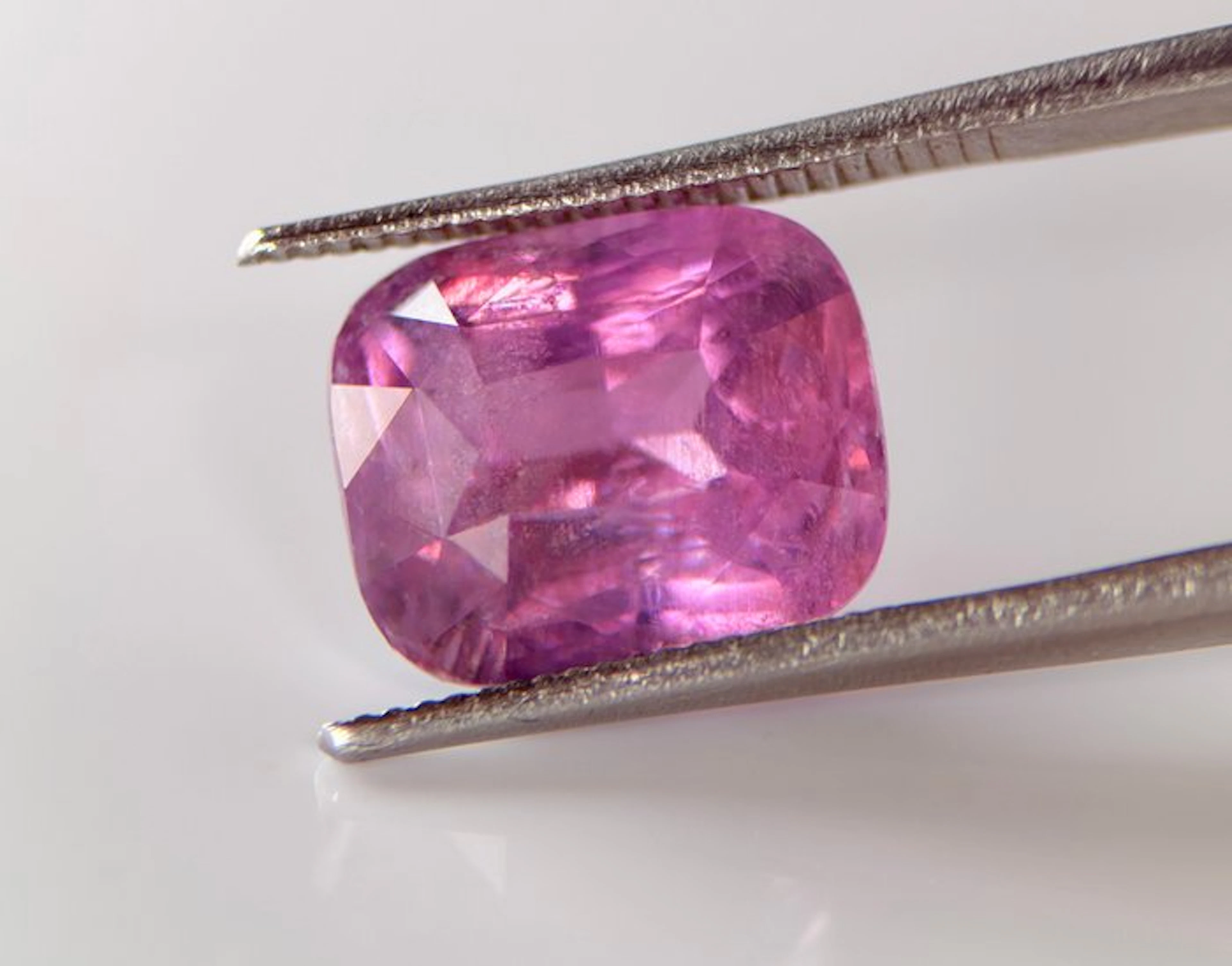 Pink Spinel - 5.31 ct - Gem research Swiss Lab (GRS) - Purplish Pink Hue
