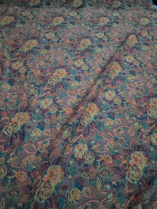 Fine cotton damask floral fabric. - Textile - 600 cm - 145 cm