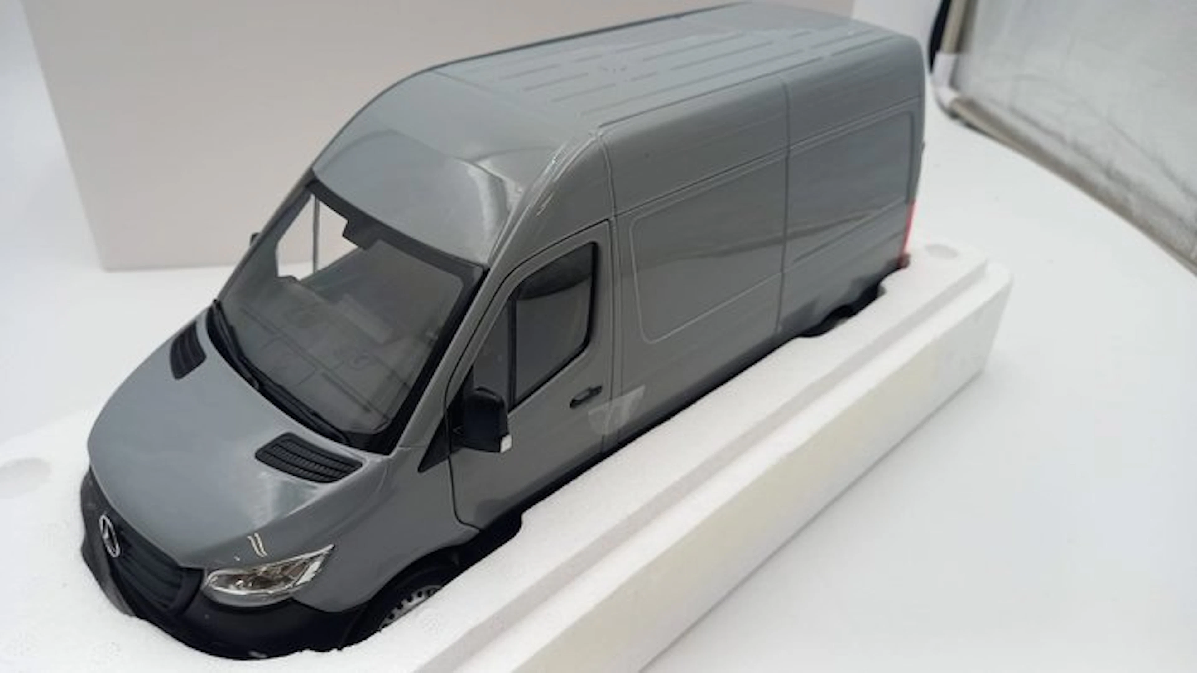 Norev 1:18 - Model car - Mercedes-Benz Sprinter 2018 - (cod.P16)