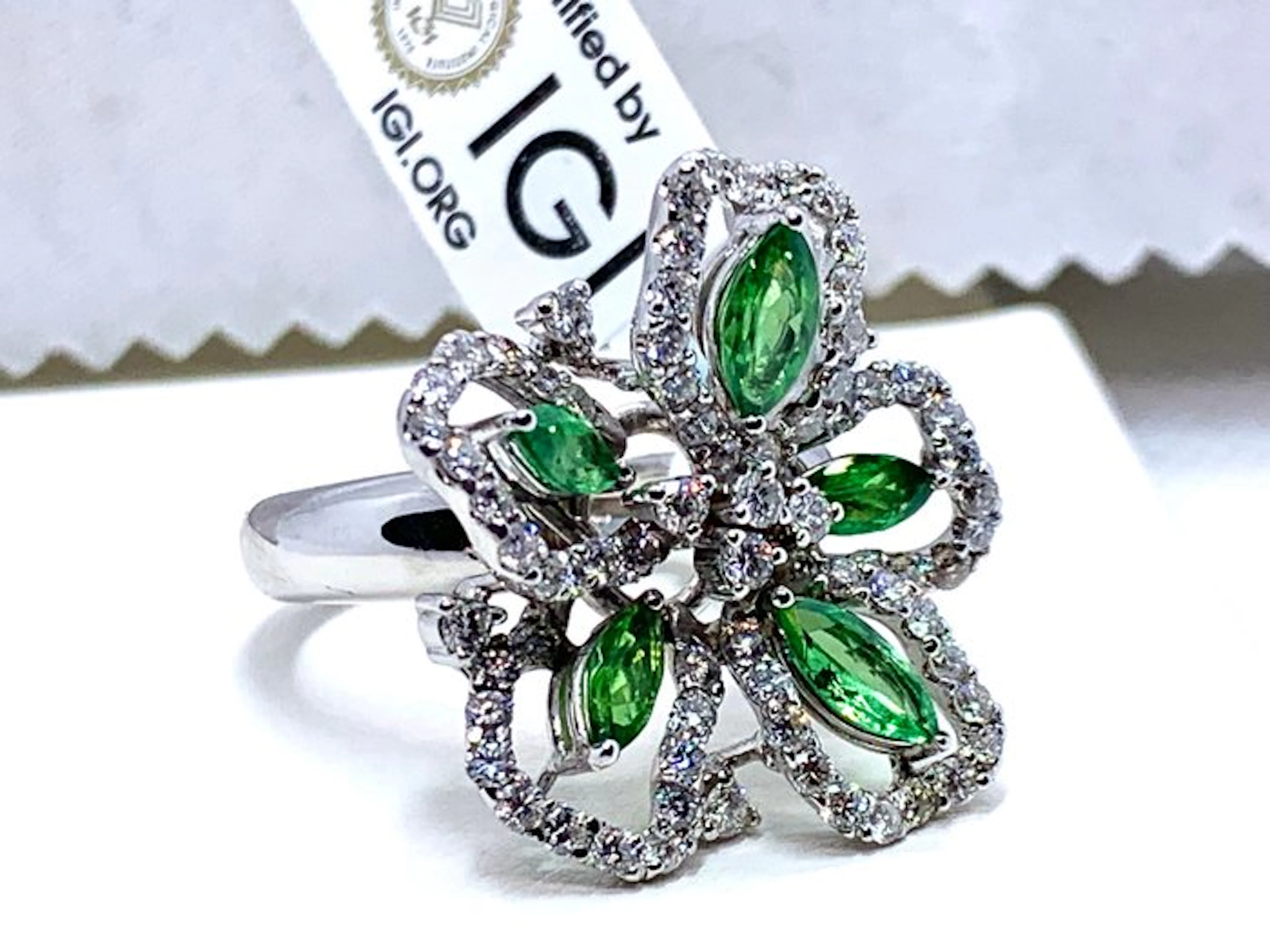 Statement ring - 18 kt