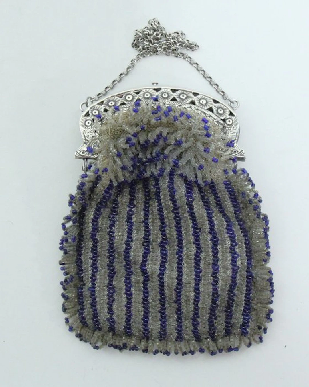Antiek (1834-1837) beursbeugeltasje met zilveren beugel...