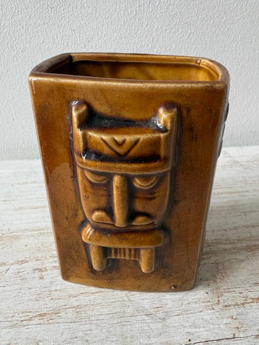 Air Afrique - Proceram - Cigarette holder - With relief figures - Ceramic