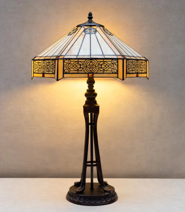 Lamp - Tiffany style - Stained glass
