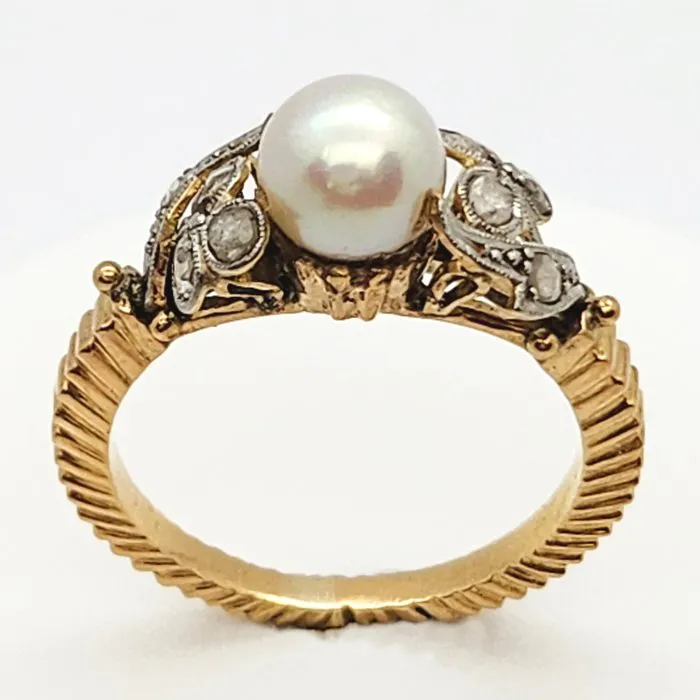 Ring - 18 kt. Yellow gold Pearl - Diamond