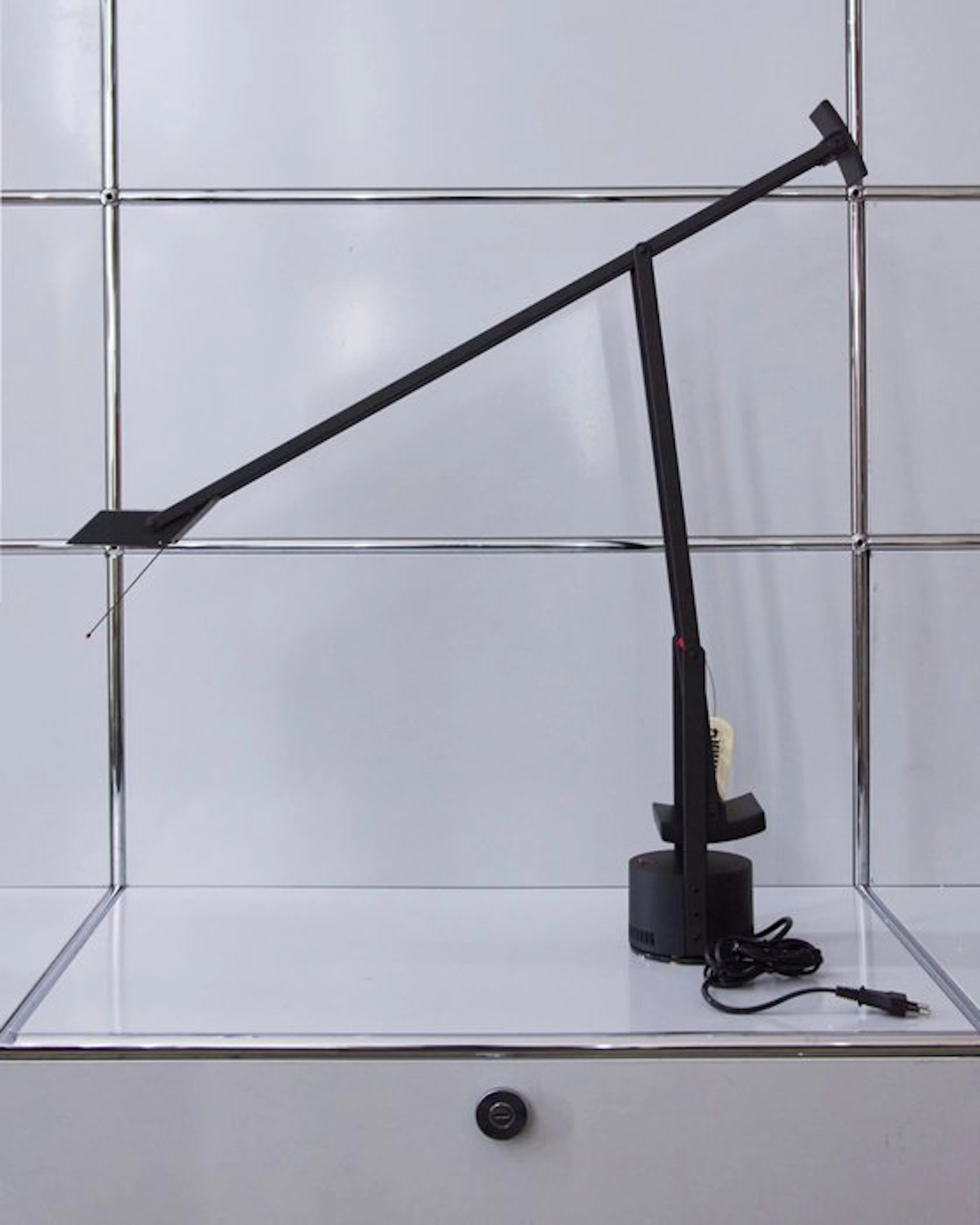 Artemide - Richard Sapper - Table lamp - Tizio - Black - Aluminium