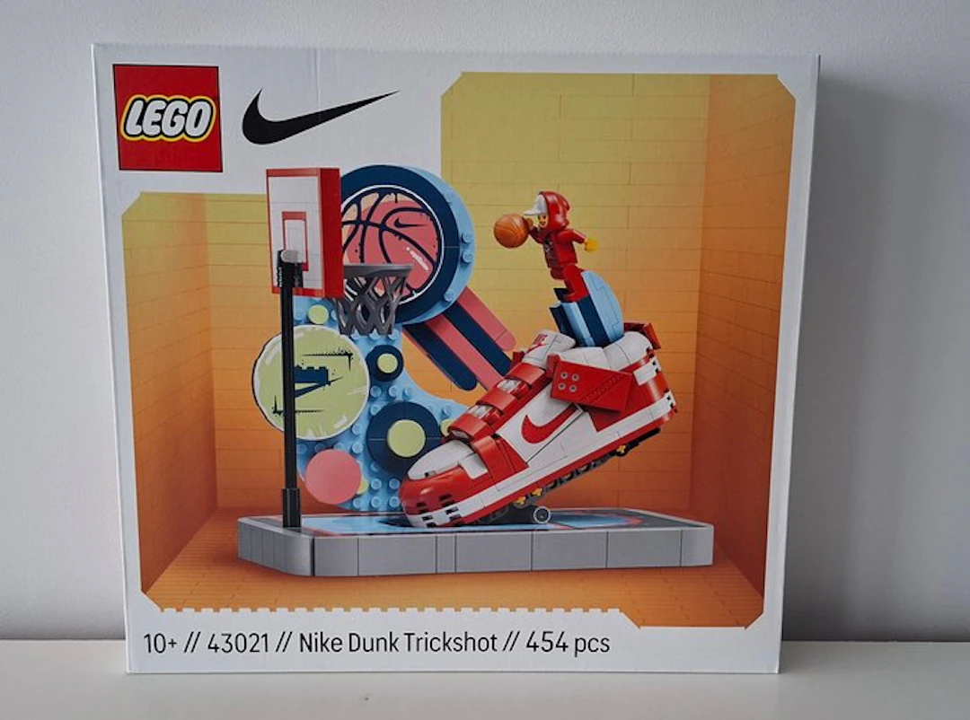 LEGO Set - 43021 - Promotional - Nike Dunk Trickshot