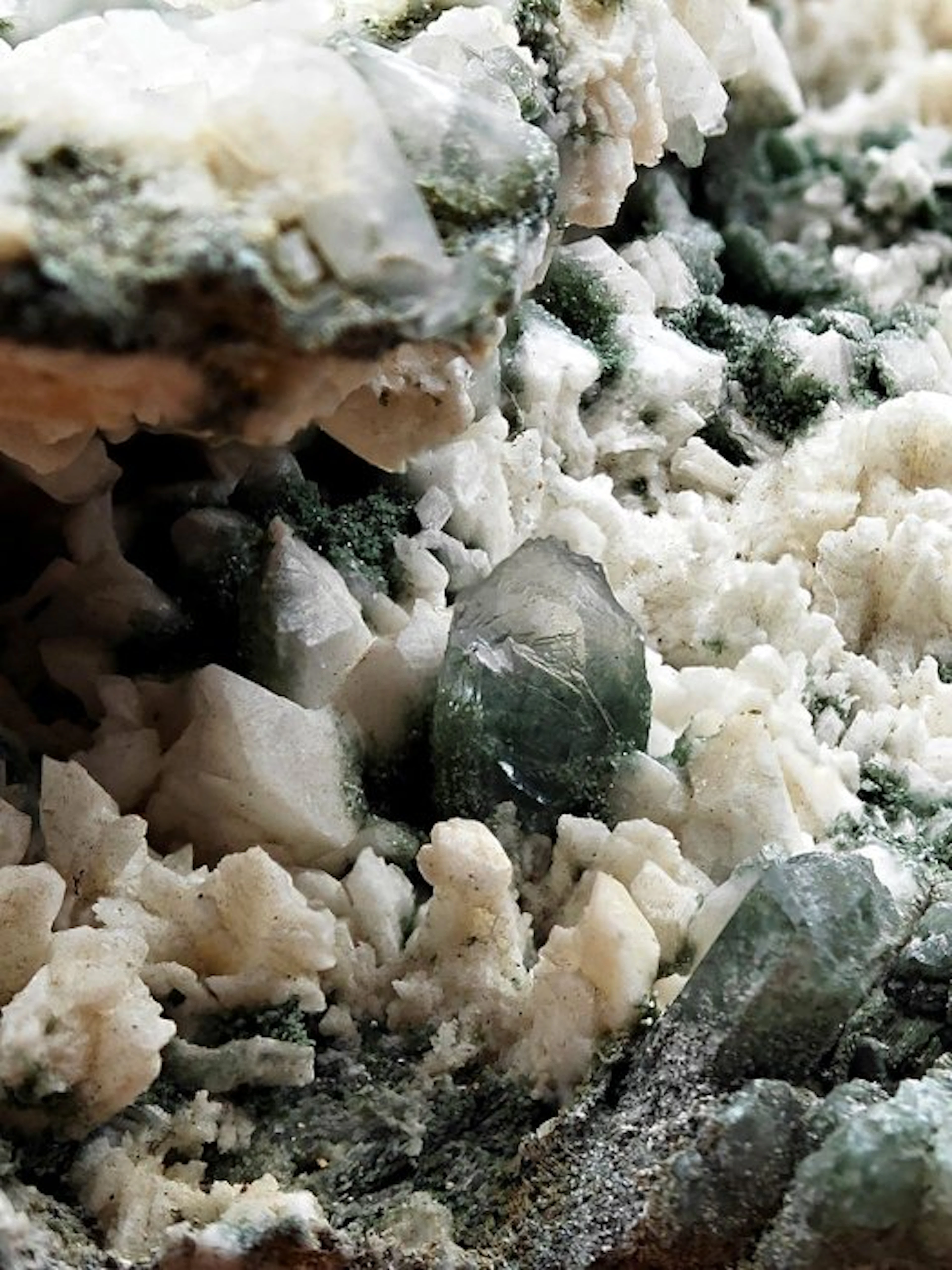 ALPINO, ADULARIA with QUARTZ and GREEN CHLORITE Crystals...