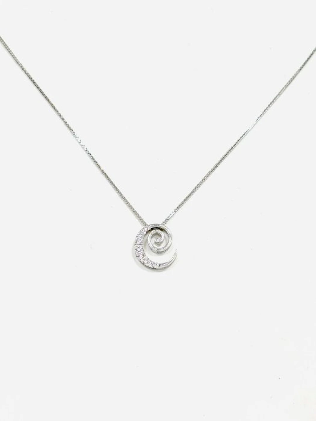 Necklace with pendant - 18 kt