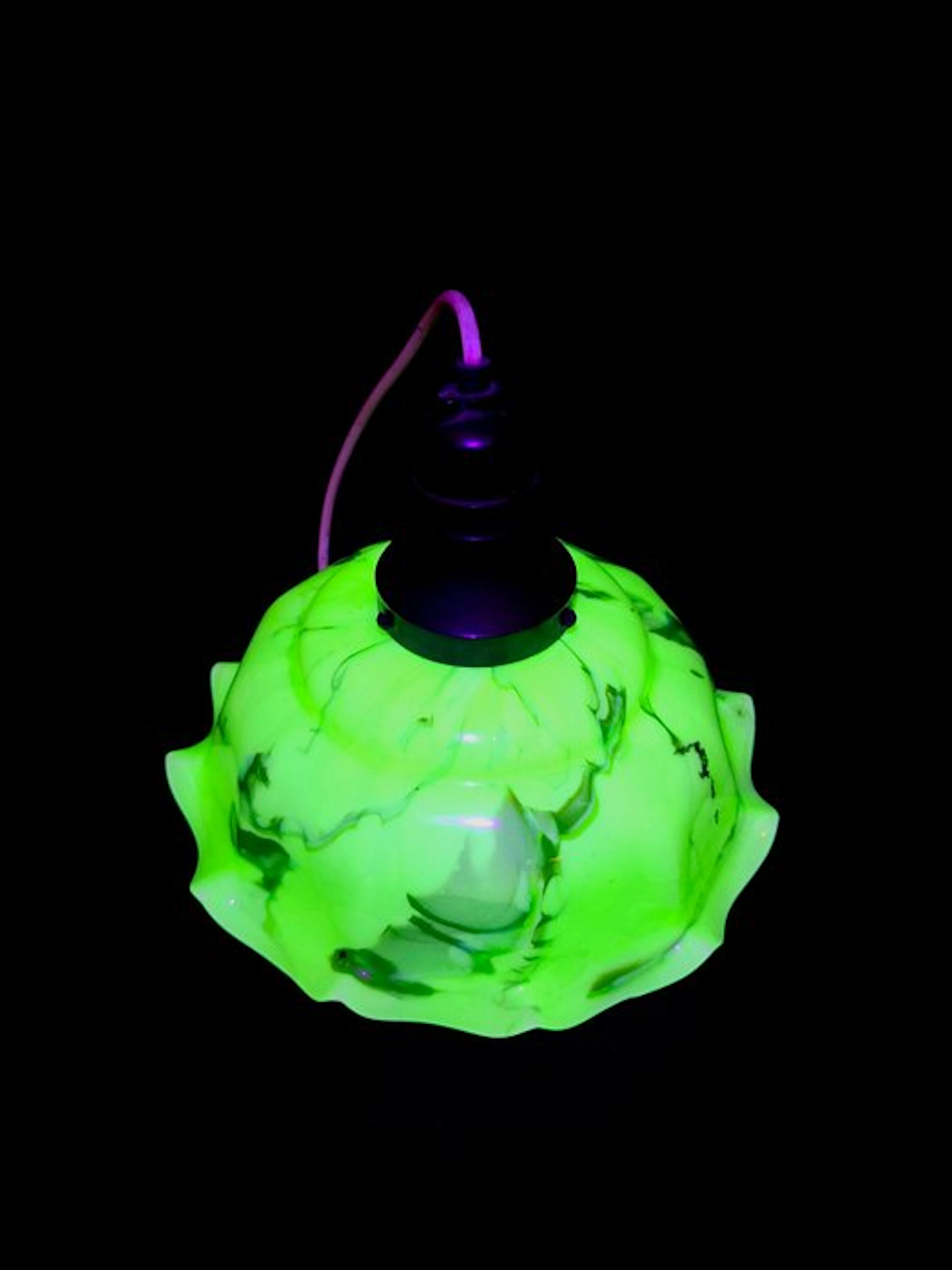 Shaded ceiling lamp - Uranium glass