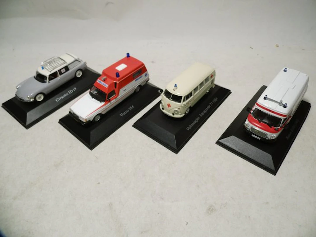 IXO 1:43 - Model car (4) - Citroen DS - VW T1 - Barkas - Volvo - ambulance vans