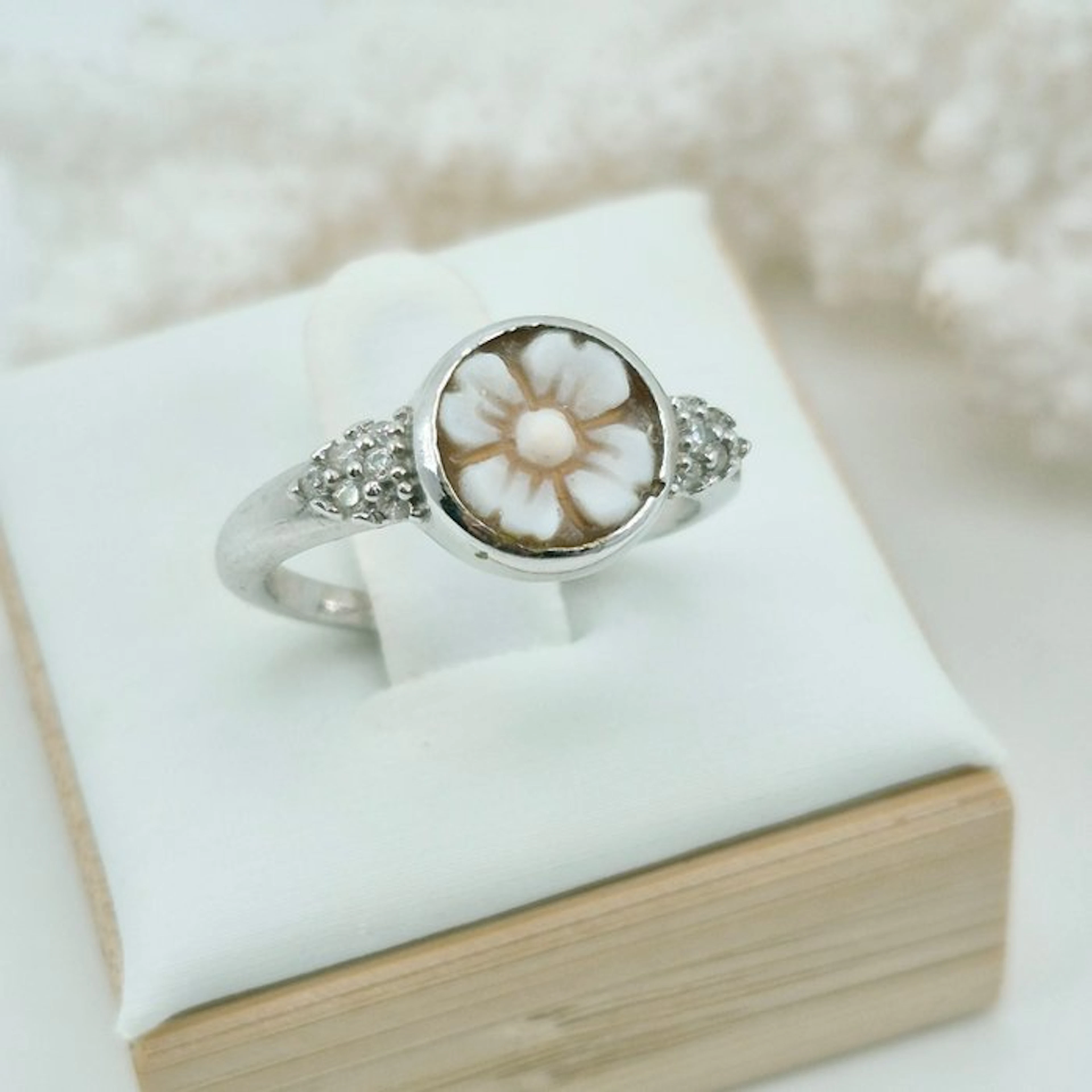 Silver, No Reserve - Ring - Hand-engraved cameo