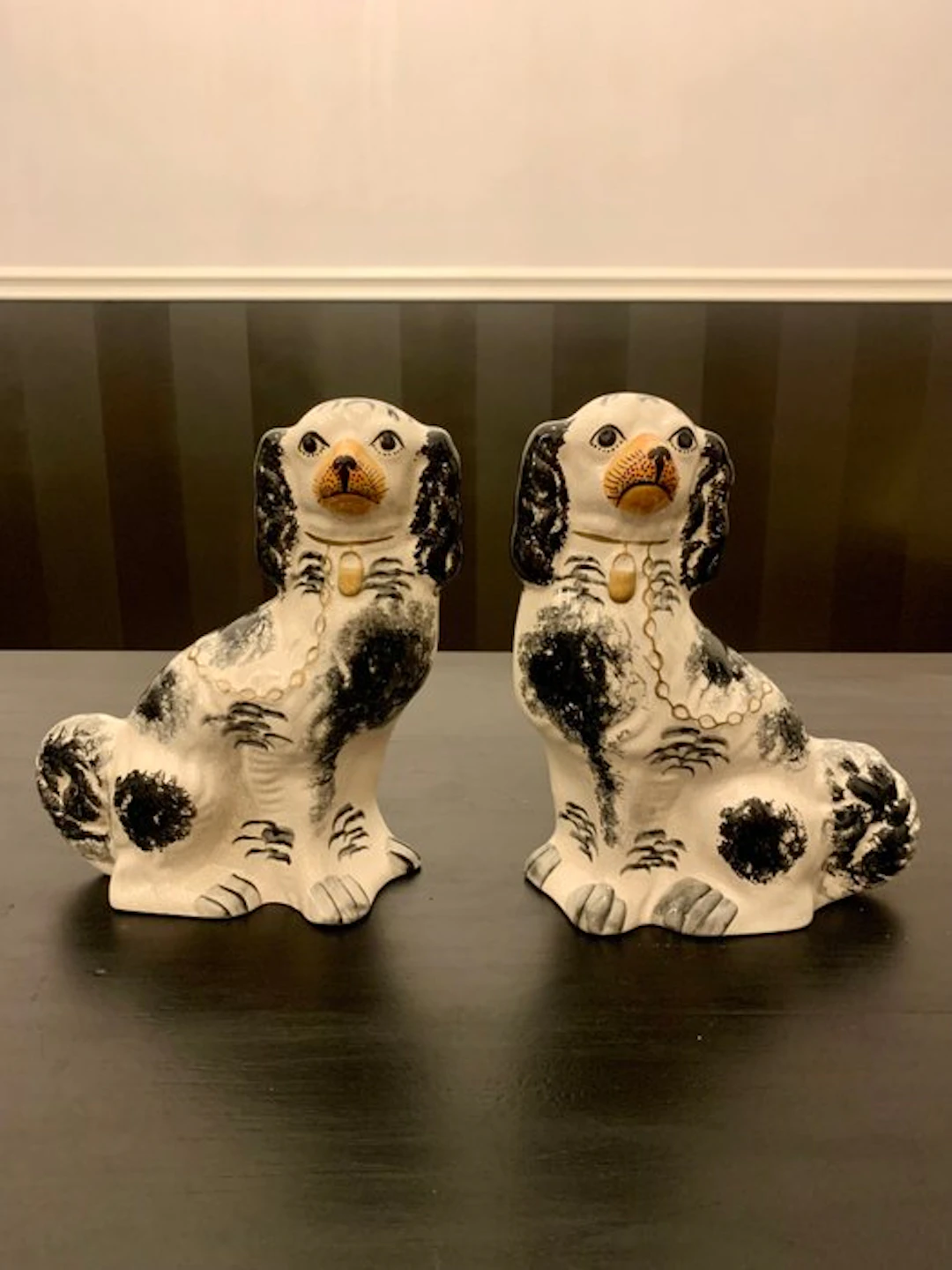Statue, Staffordshire spaniel - 23 cm - Glaze, Ceramic