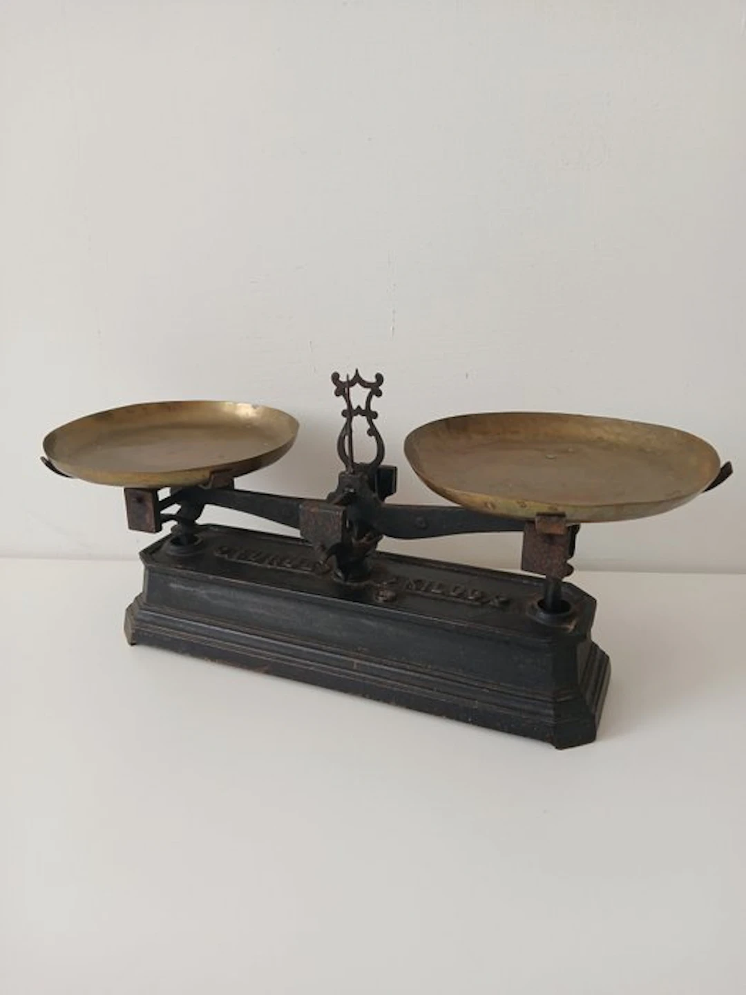 Gilles Personne de Roberval - Scale - Cast iron - Antique