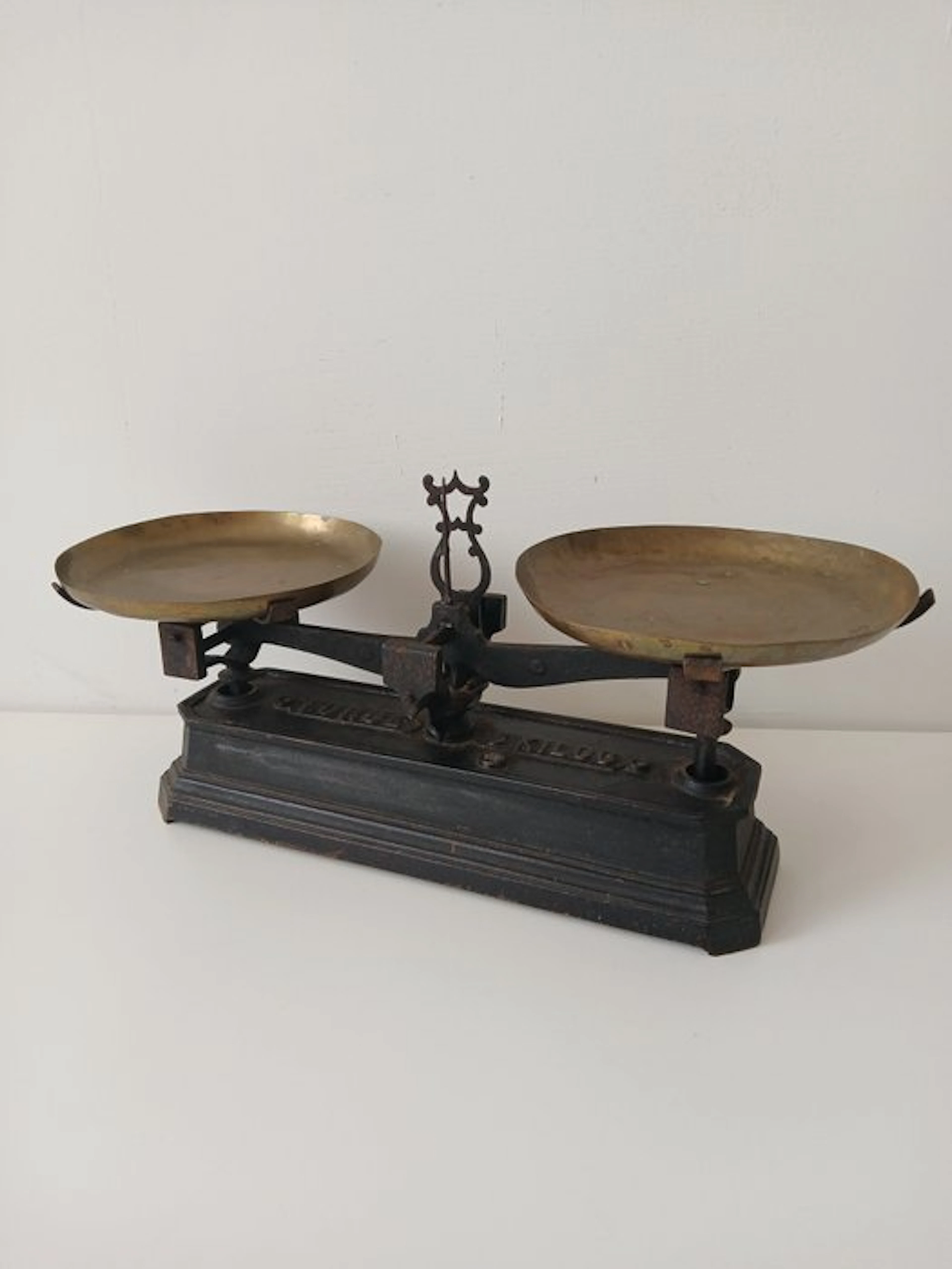 Gilles Personne de Roberval - Scale - Cast iron - Antique