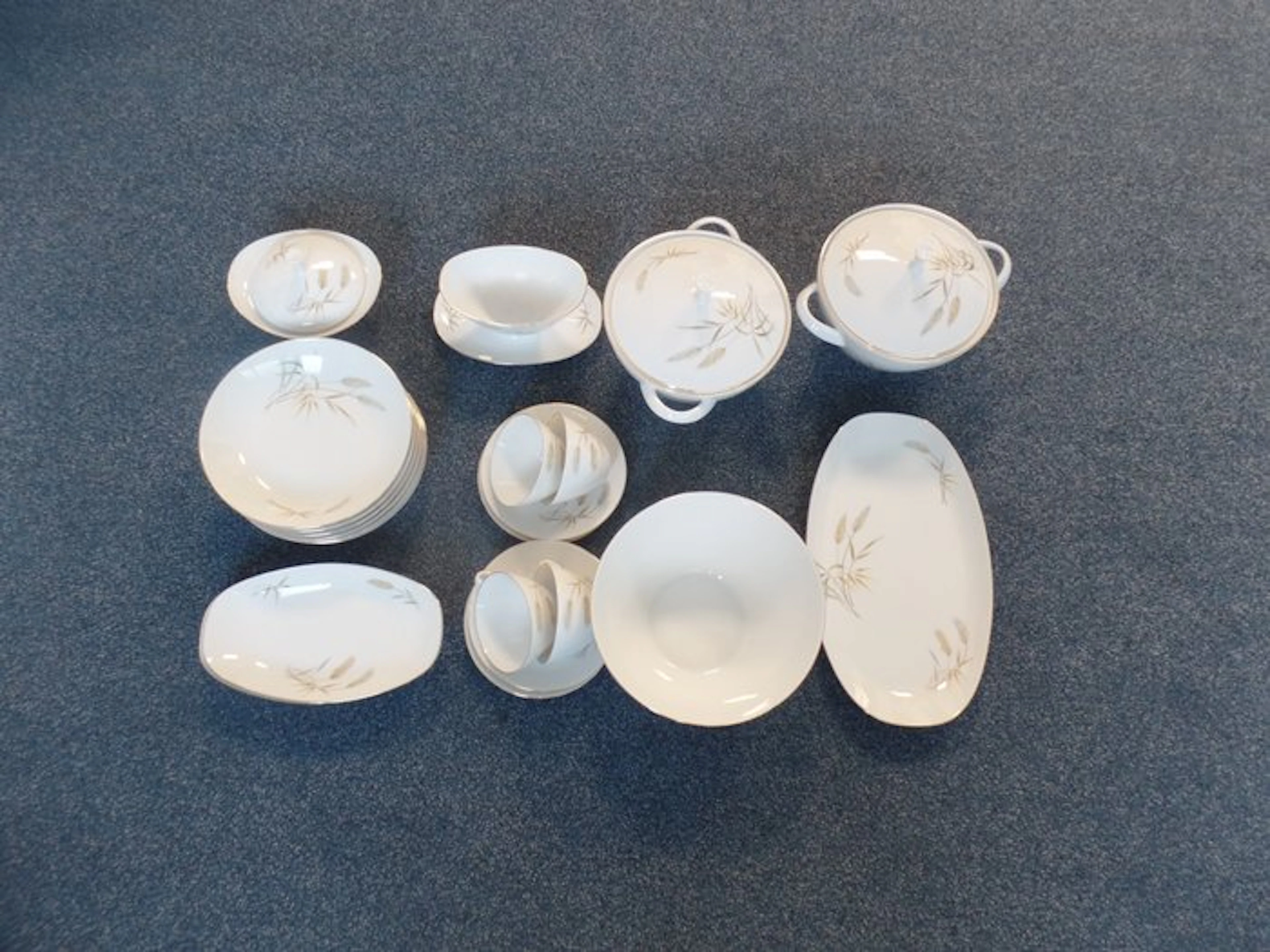Arzberg - Dinner service (18) - Porcelain - Porcelain dinnerware