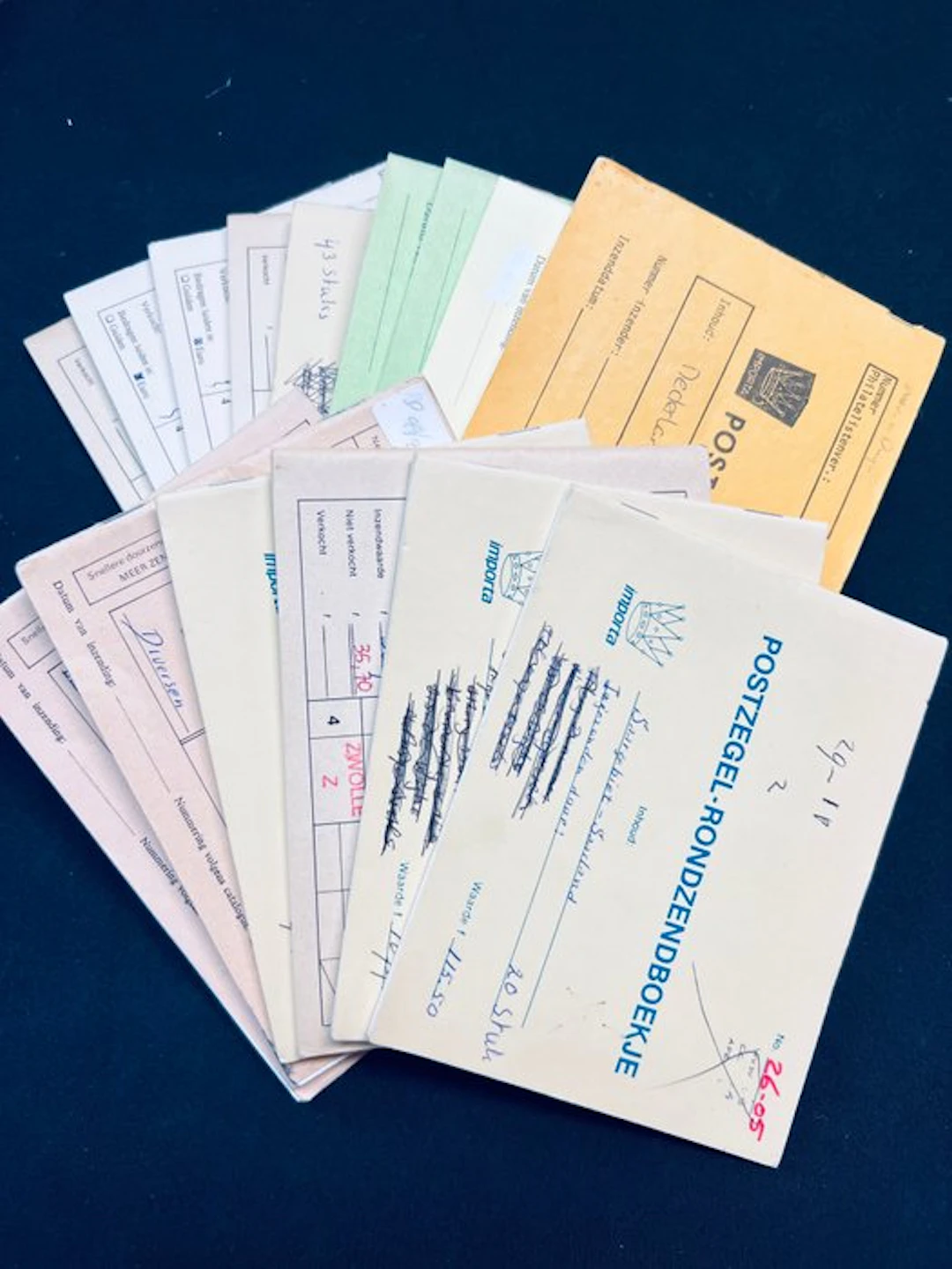 World - World Explorer in 15 round-robin booklets