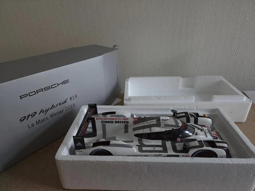 1:18 - Model car - Porsche - Porsche 919 Hybrid No