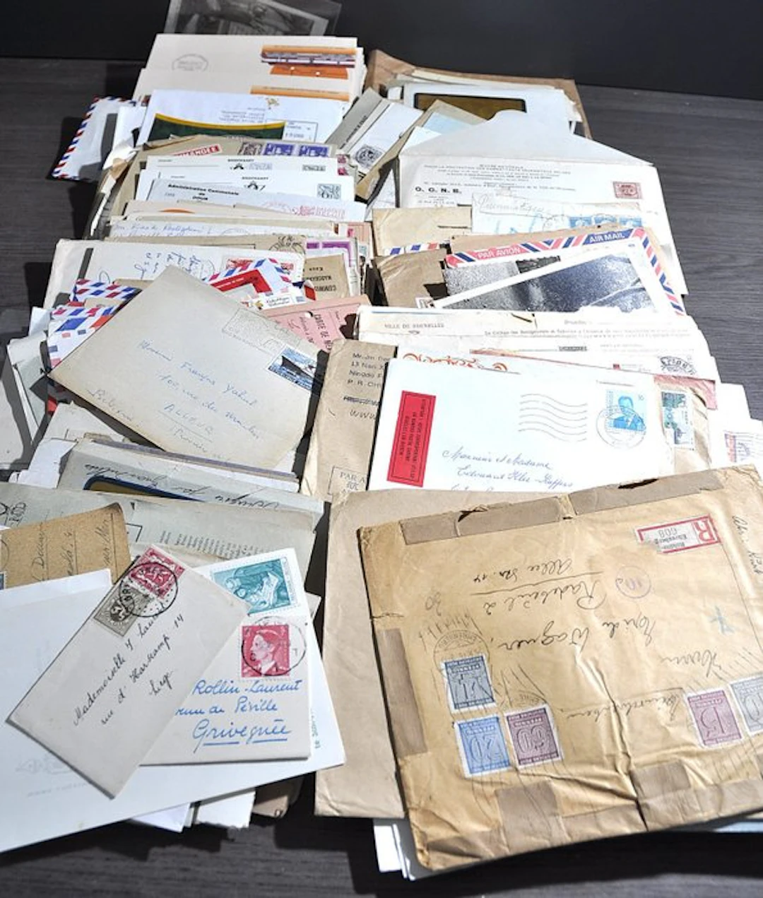 World - A lot with hundreds of FDCs