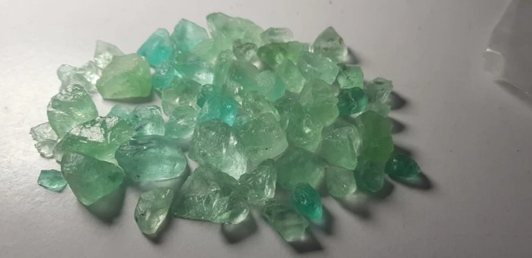 Cabs grade Natural Rare green color Flourite Rough- 113 g - (59)
