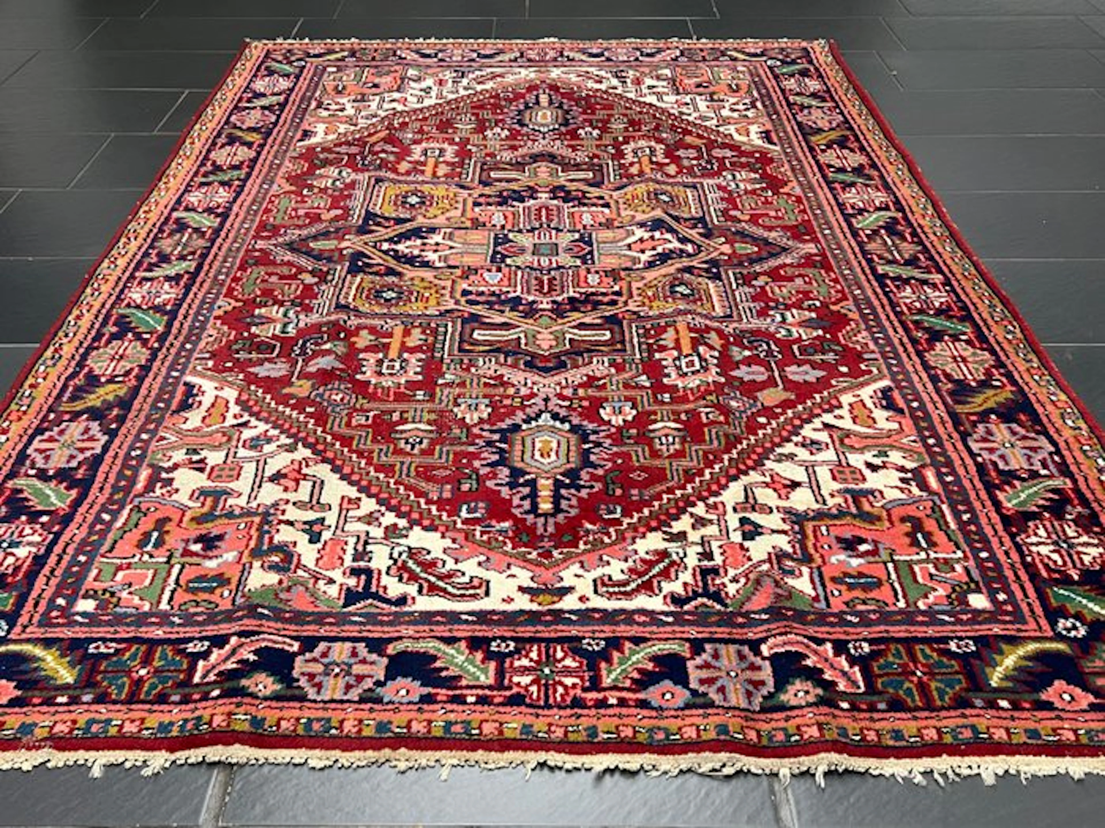 Heriz Art Deco - Rug - 245 cm - 178 cm