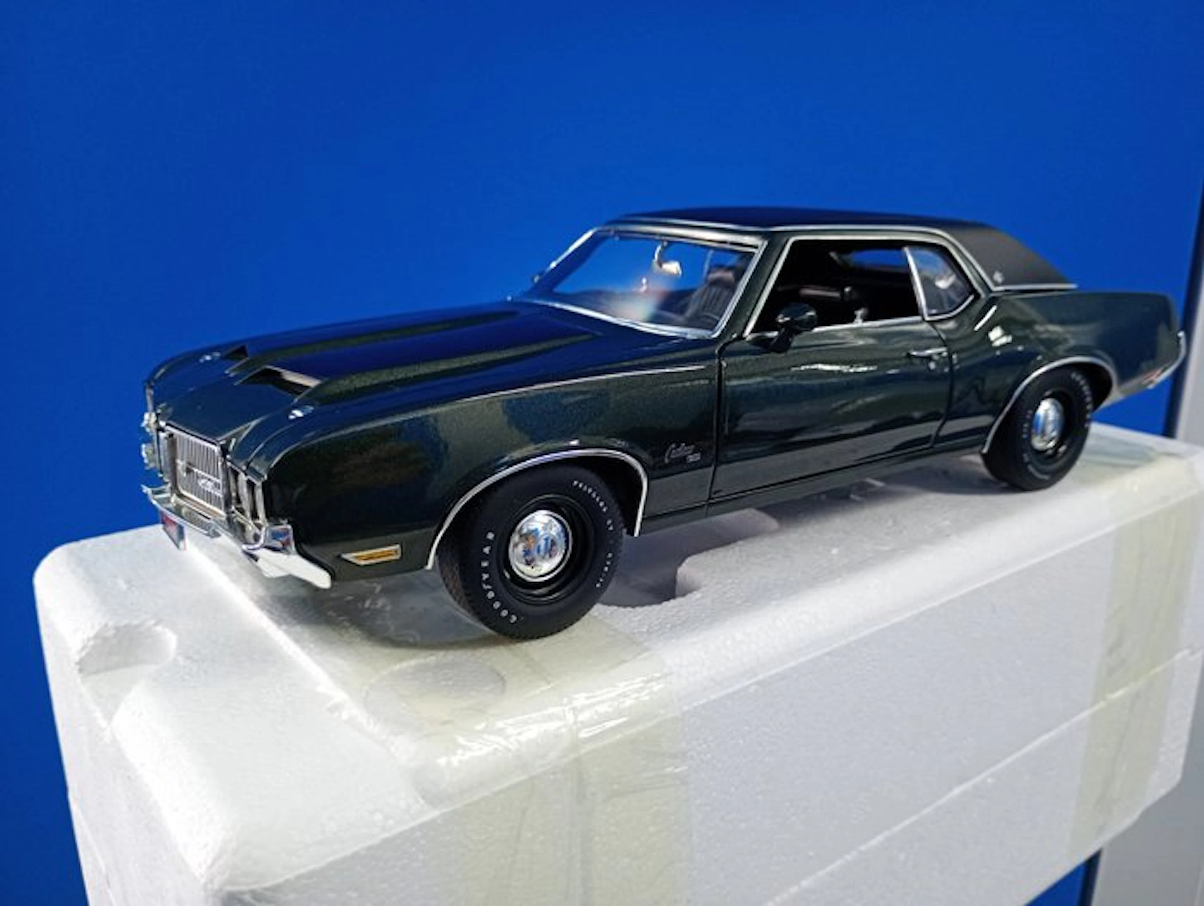 ACME 1:18 - Model sports car - Oldsmobile Cutlass 1971 Rocket 455