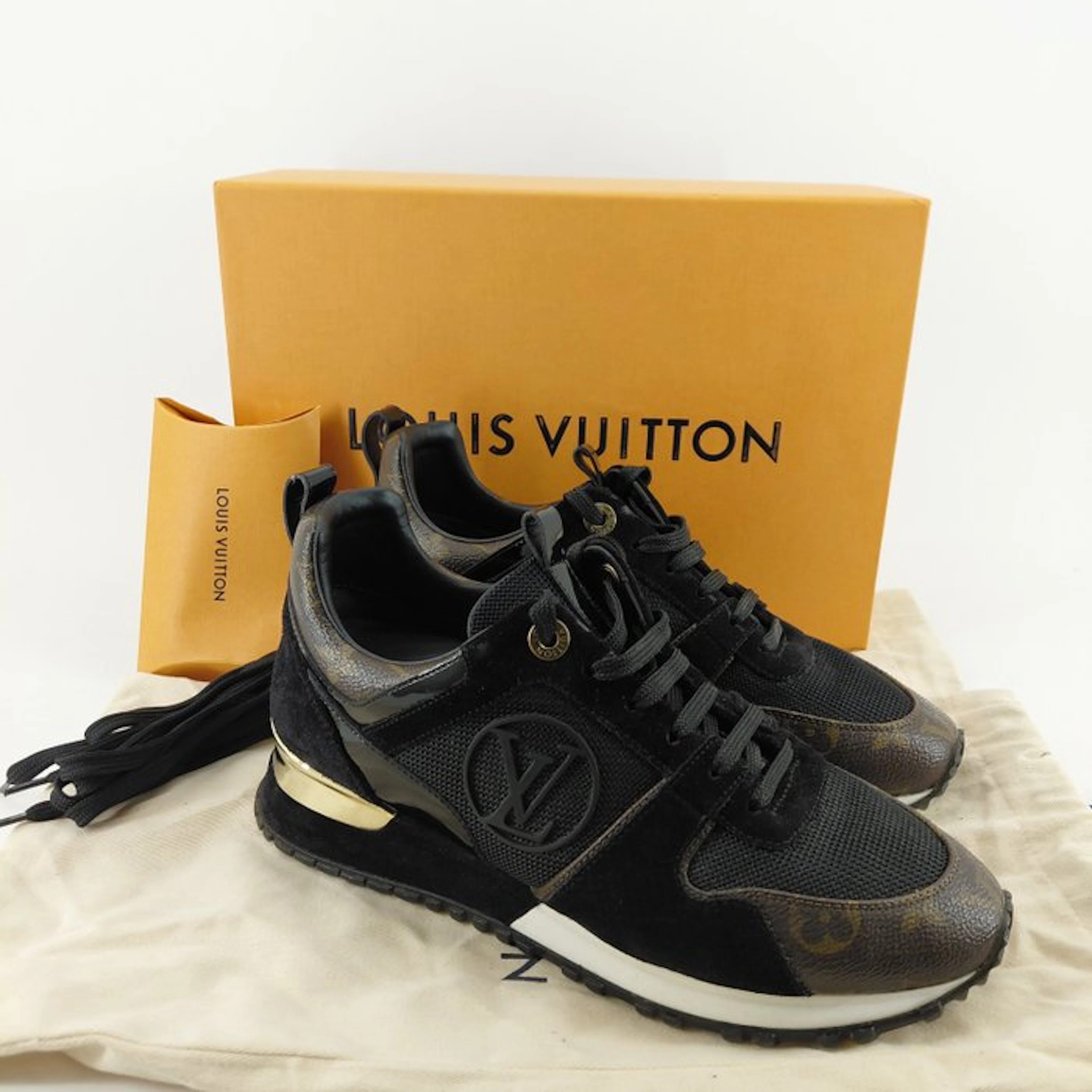 Louis Vuitton - Sneakers - Size: EU 37