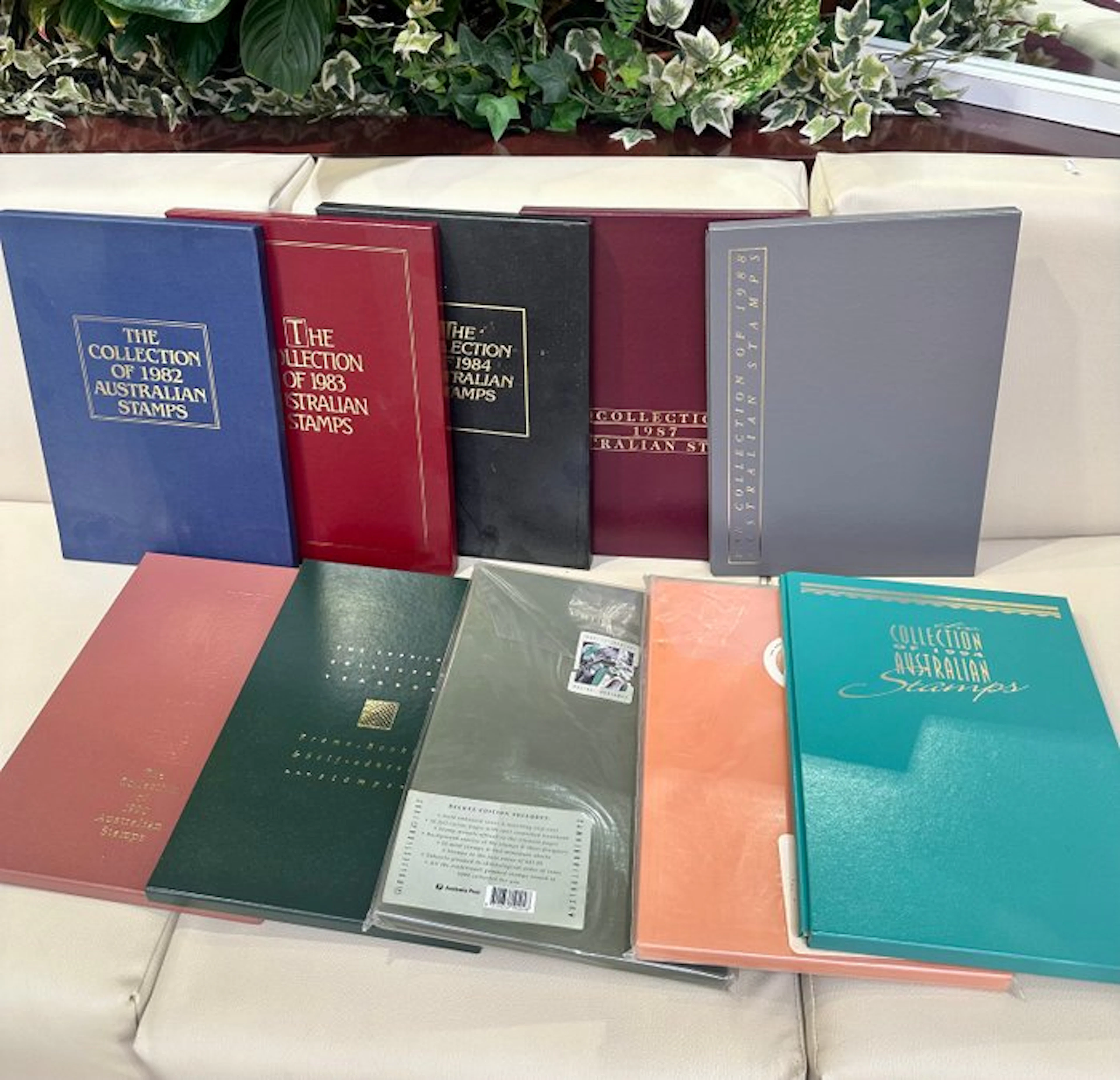 Australia 1982/1994 - 10 stamp year albums and complete...