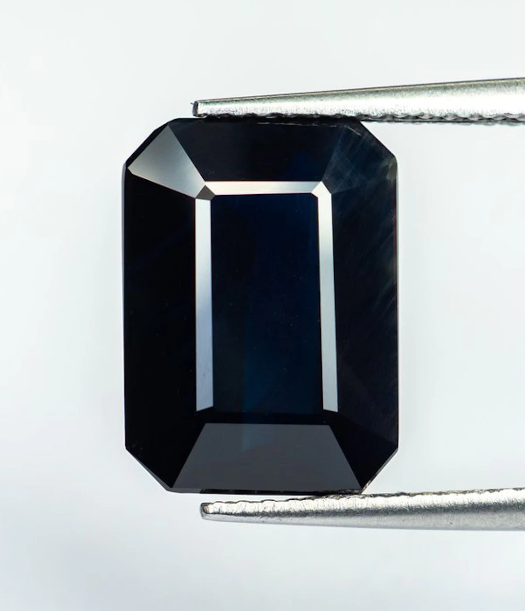 No reserve price Sapphire - 10.42 ct - Lotus Gemology - Deep Blue