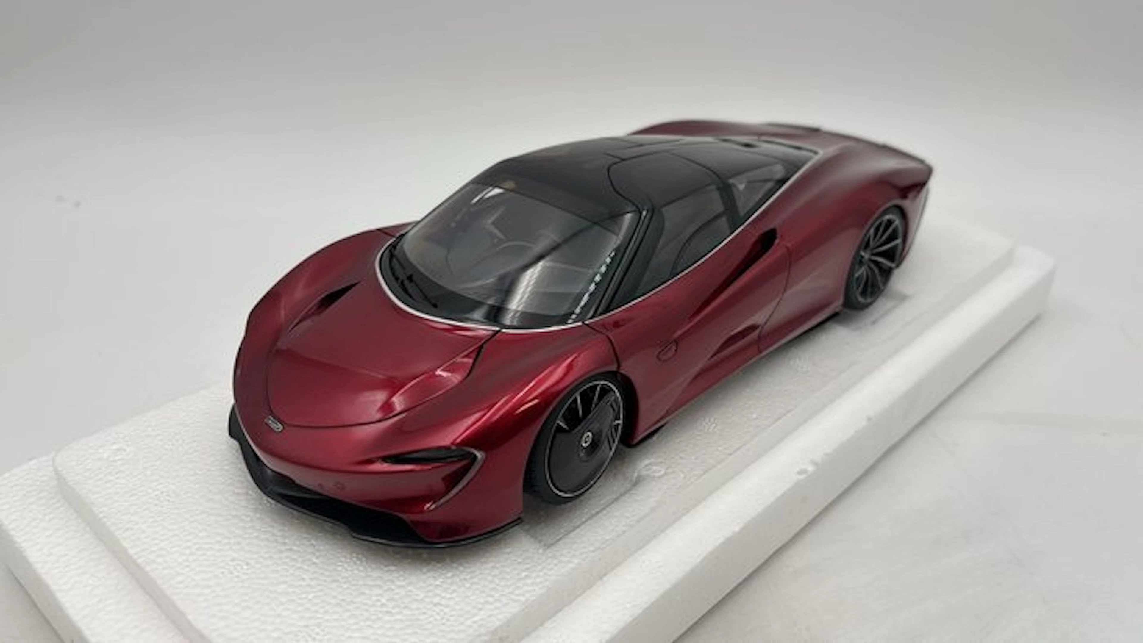 Autoart 1:18 - Model car - McLaren Speedtail Volcano Red - (cod.S11)