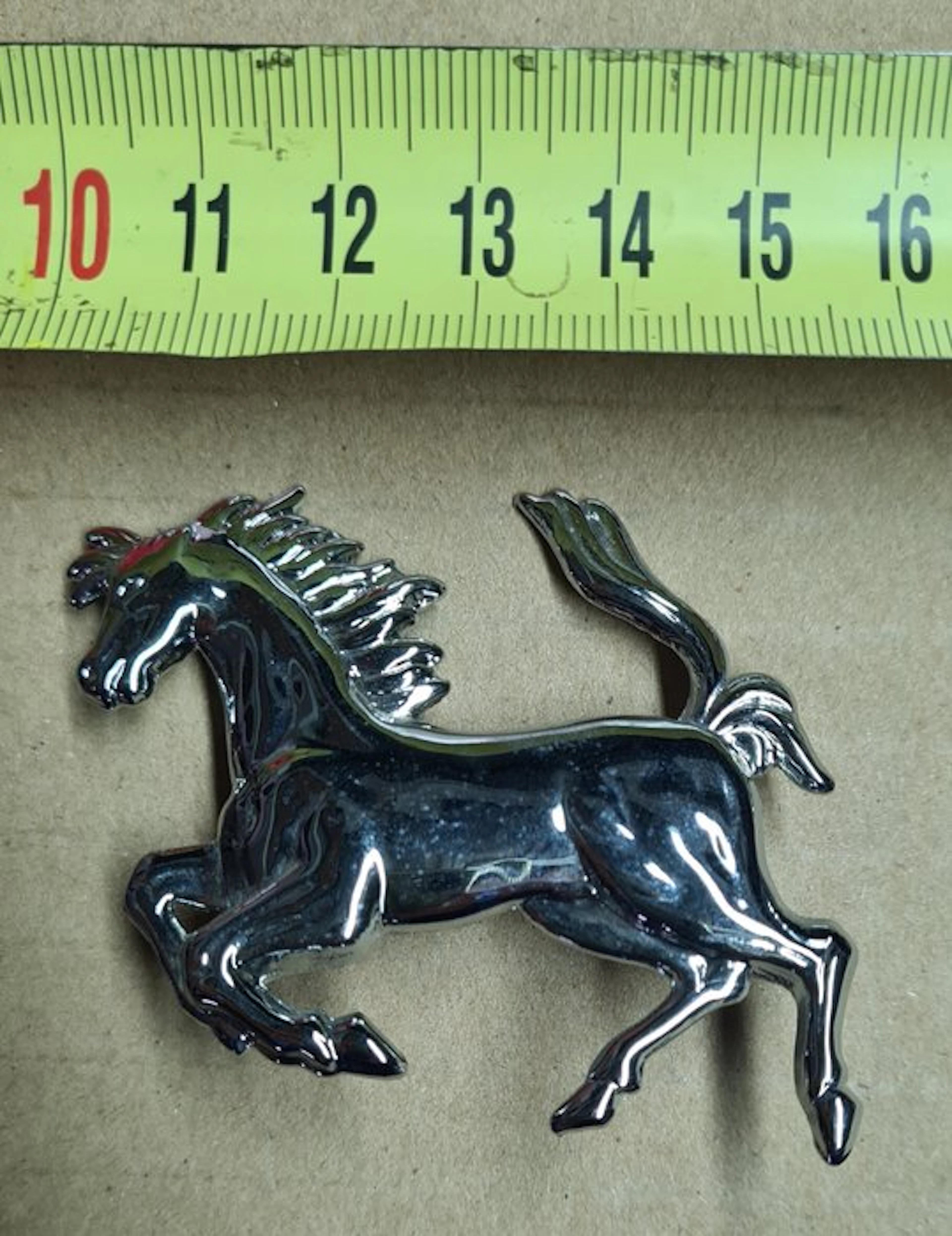 Car part (1) - Ferrari - FERRARI Front Bumper Horse Emblem Badge 2 pins model