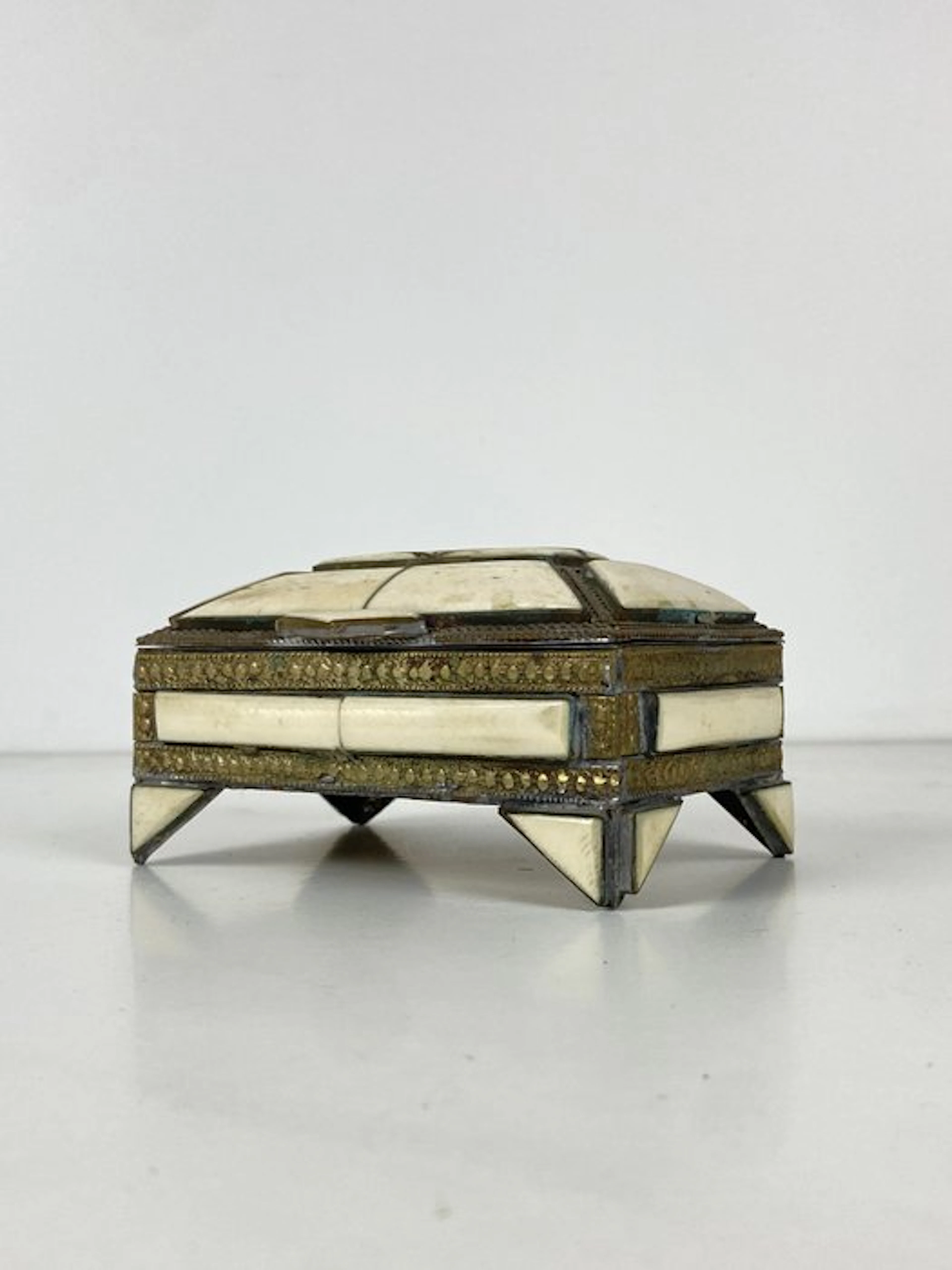 Box - Horn, Brass