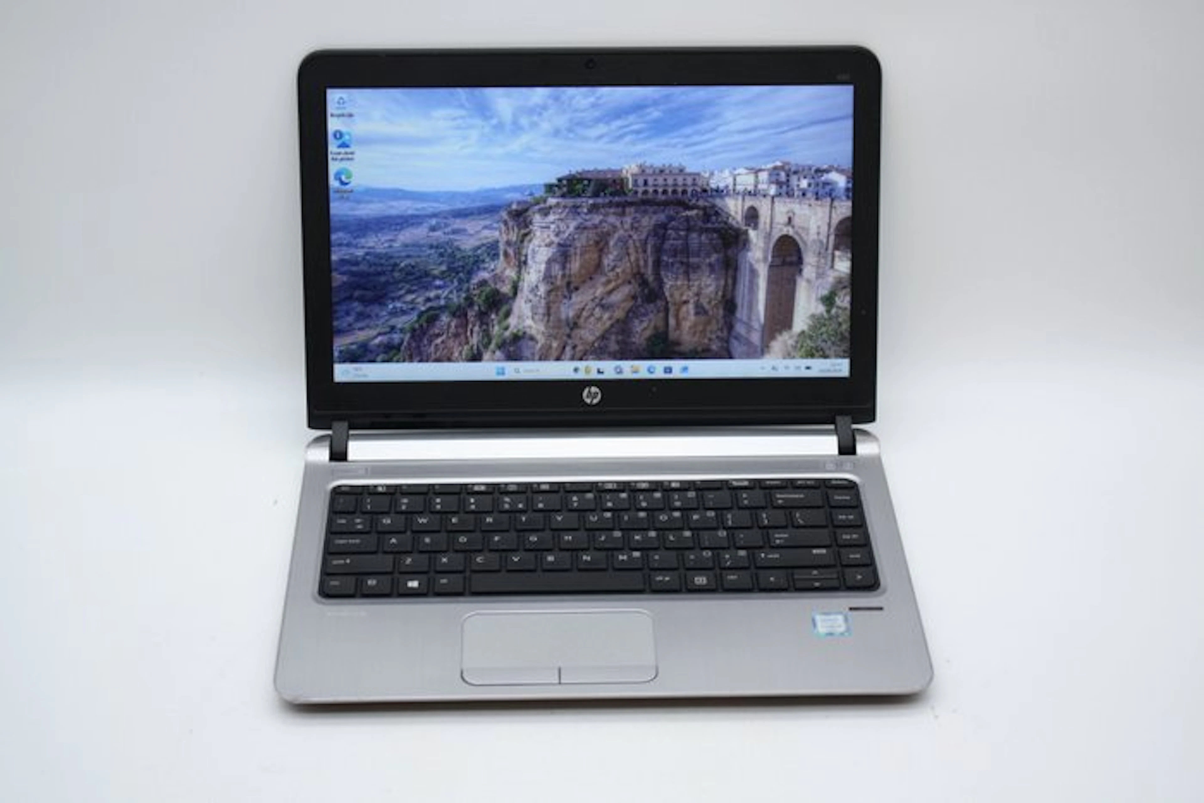 Nice find: HP ProBook 430 G3 - Intel Core i3-6100U 2.3 Ghz CPU