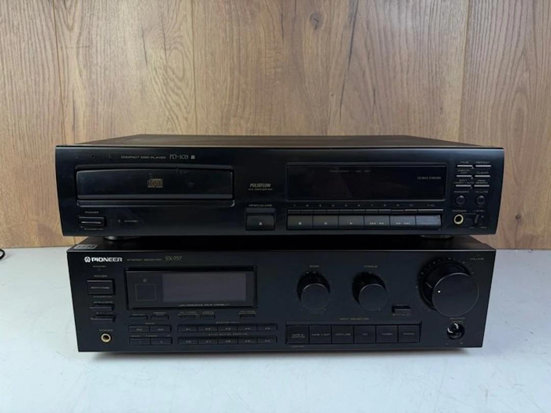 Pioneer - SX-757 Receiver - PD-103 CD Player Stereo set
