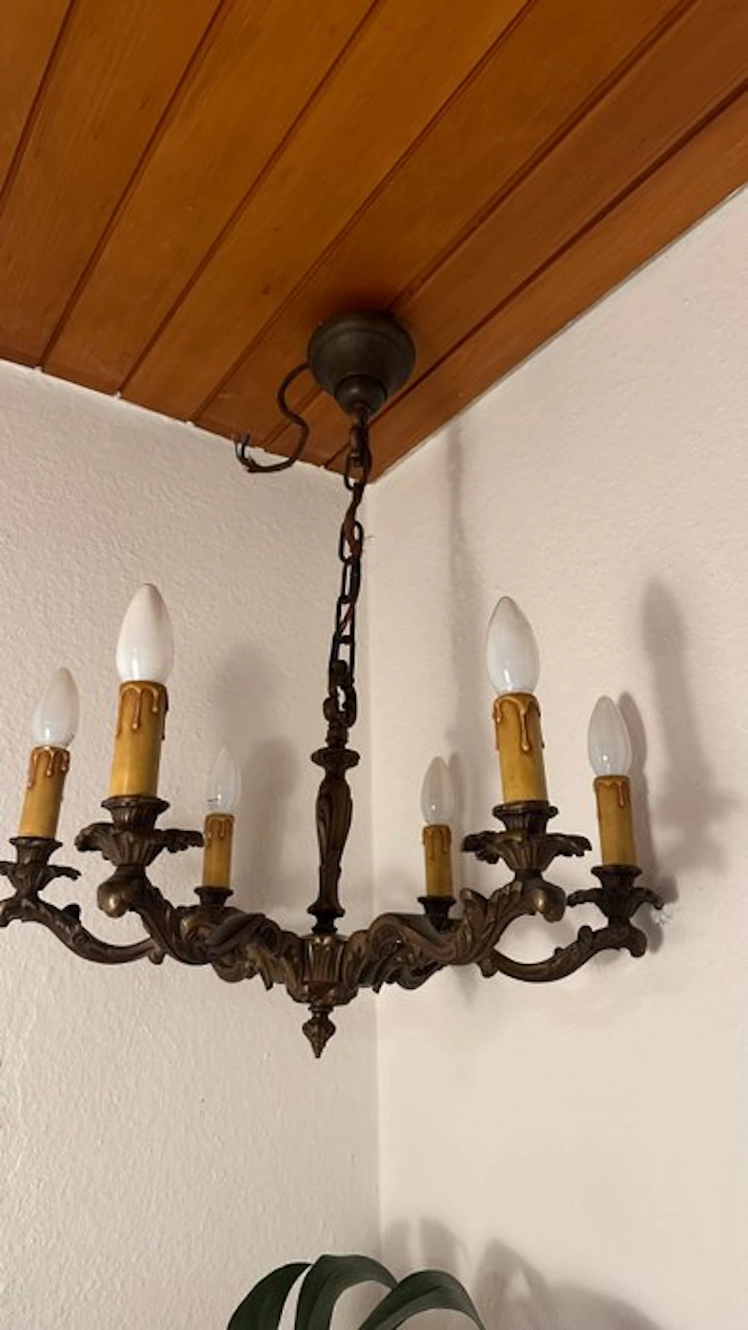 Chandelier - Brass - marketed as 'BR'