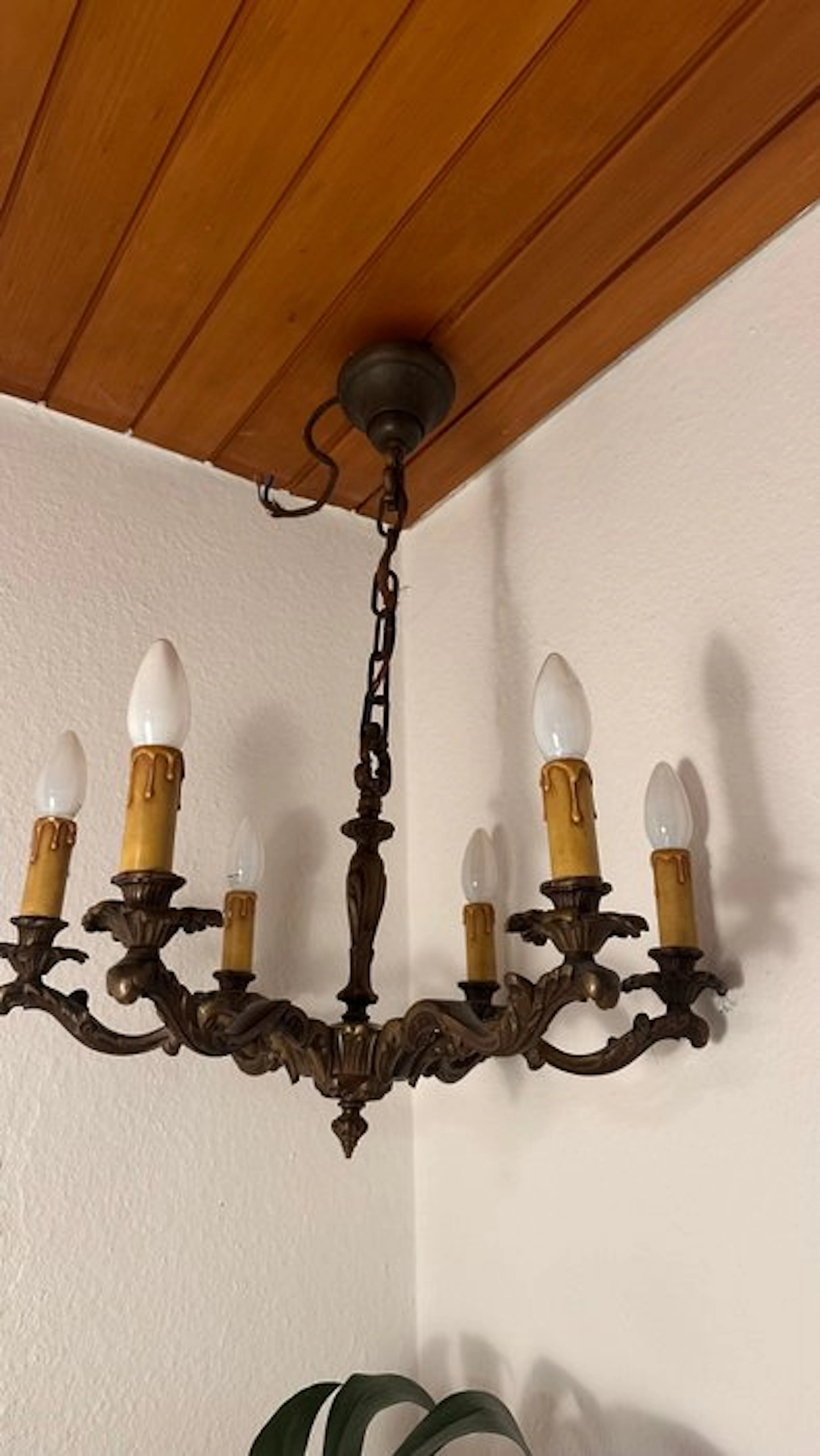 Chandelier - Brass - marketed as 'BR'