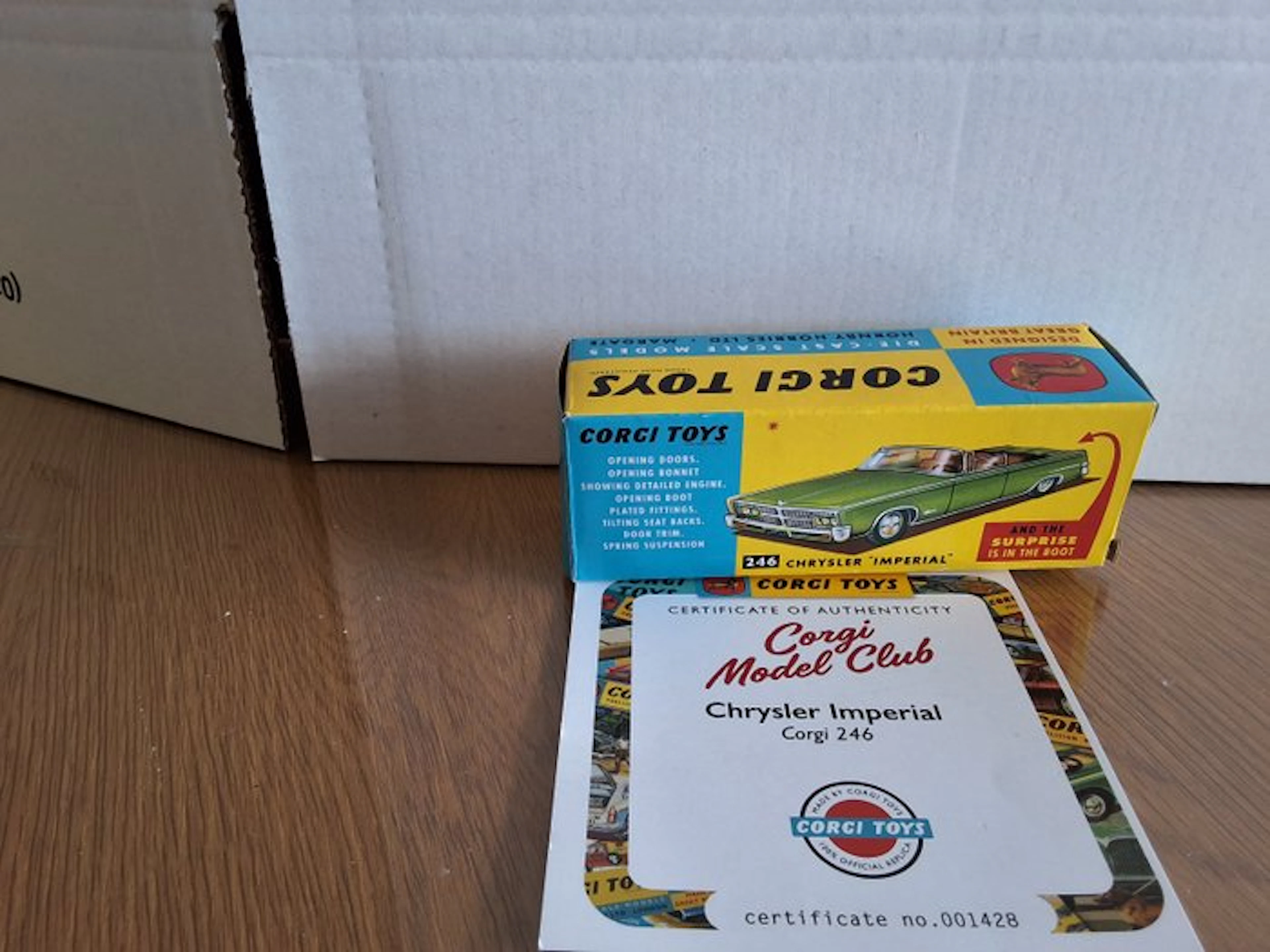 Corgi 1:43 - Model car - Chrysler Imperial Corgi 246 - in its original box