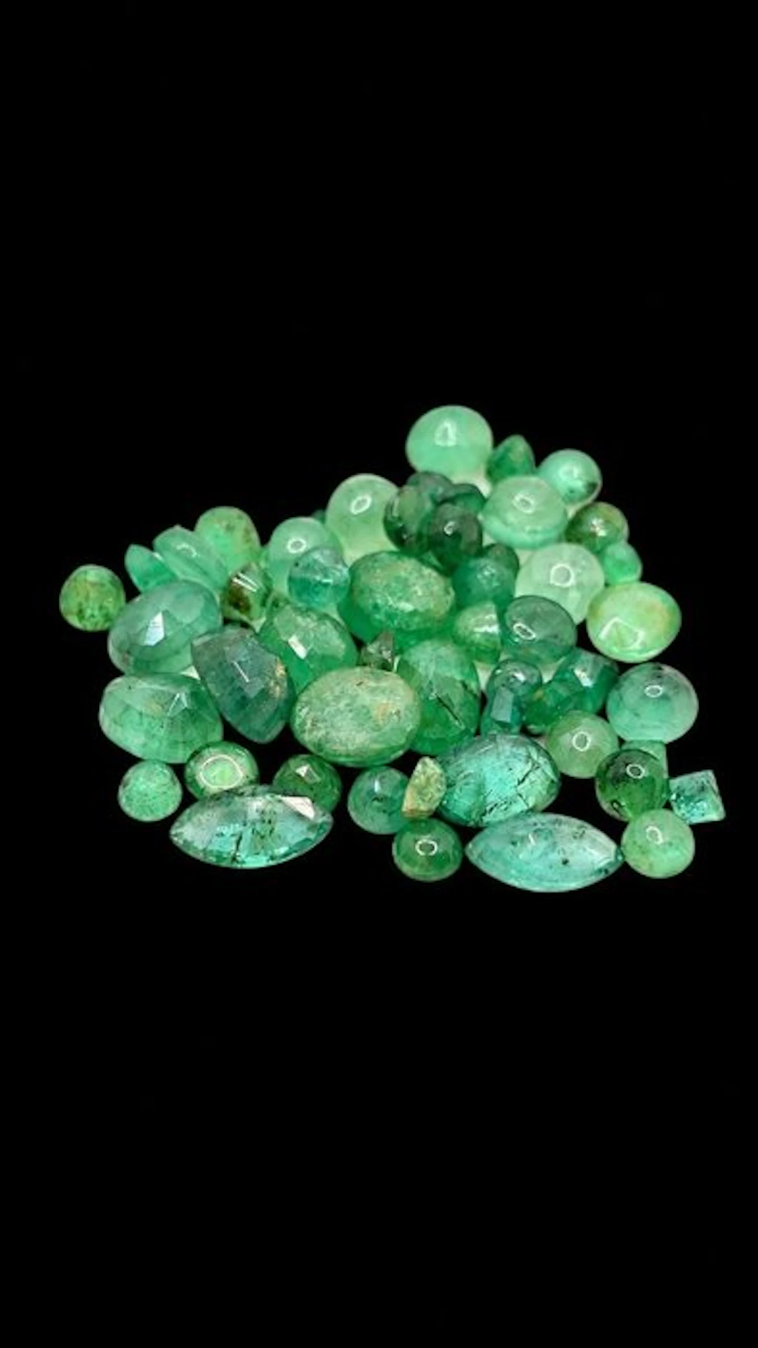 Cabochons- 1.56 g - (58)