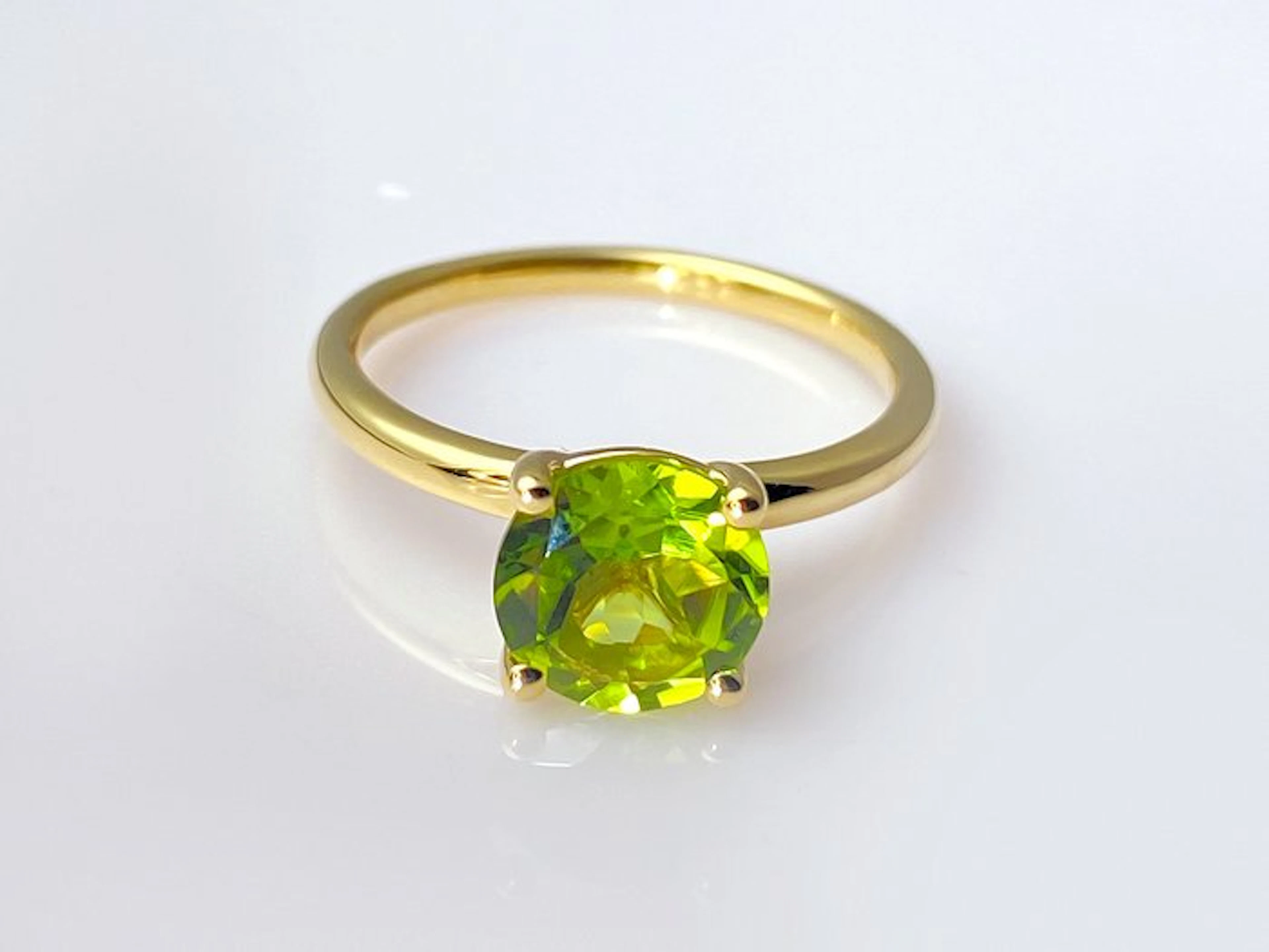 Ring - 14 kt. Yellow gold - 1.78ct. tw. Peridot
