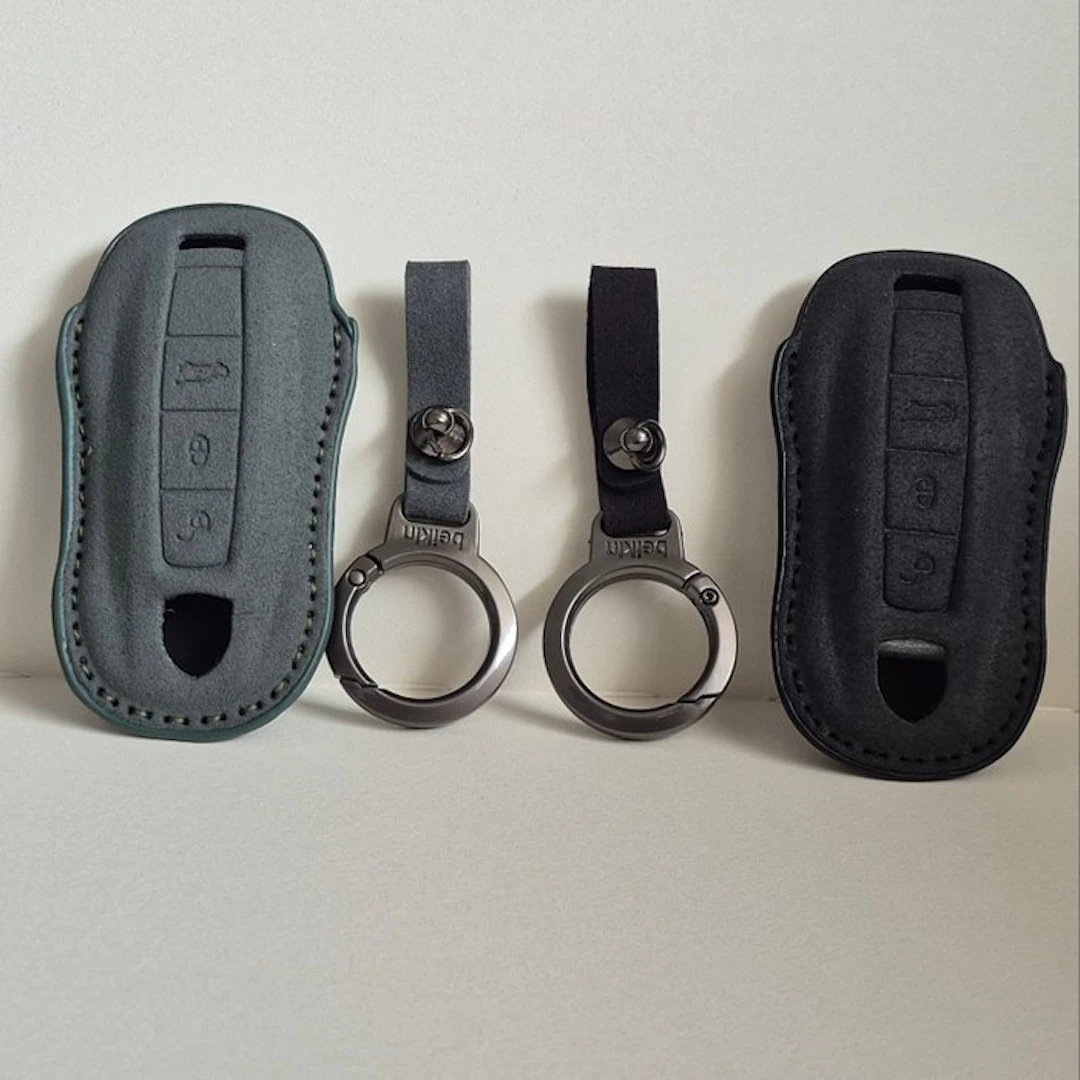 key cover - Porsche - Deze Porsche 4-knop sleutelhoes is...