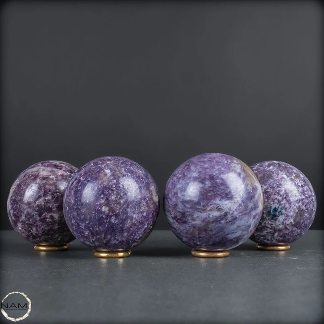 Unicorn Stone Sphere Set – four fascinating spheres in...