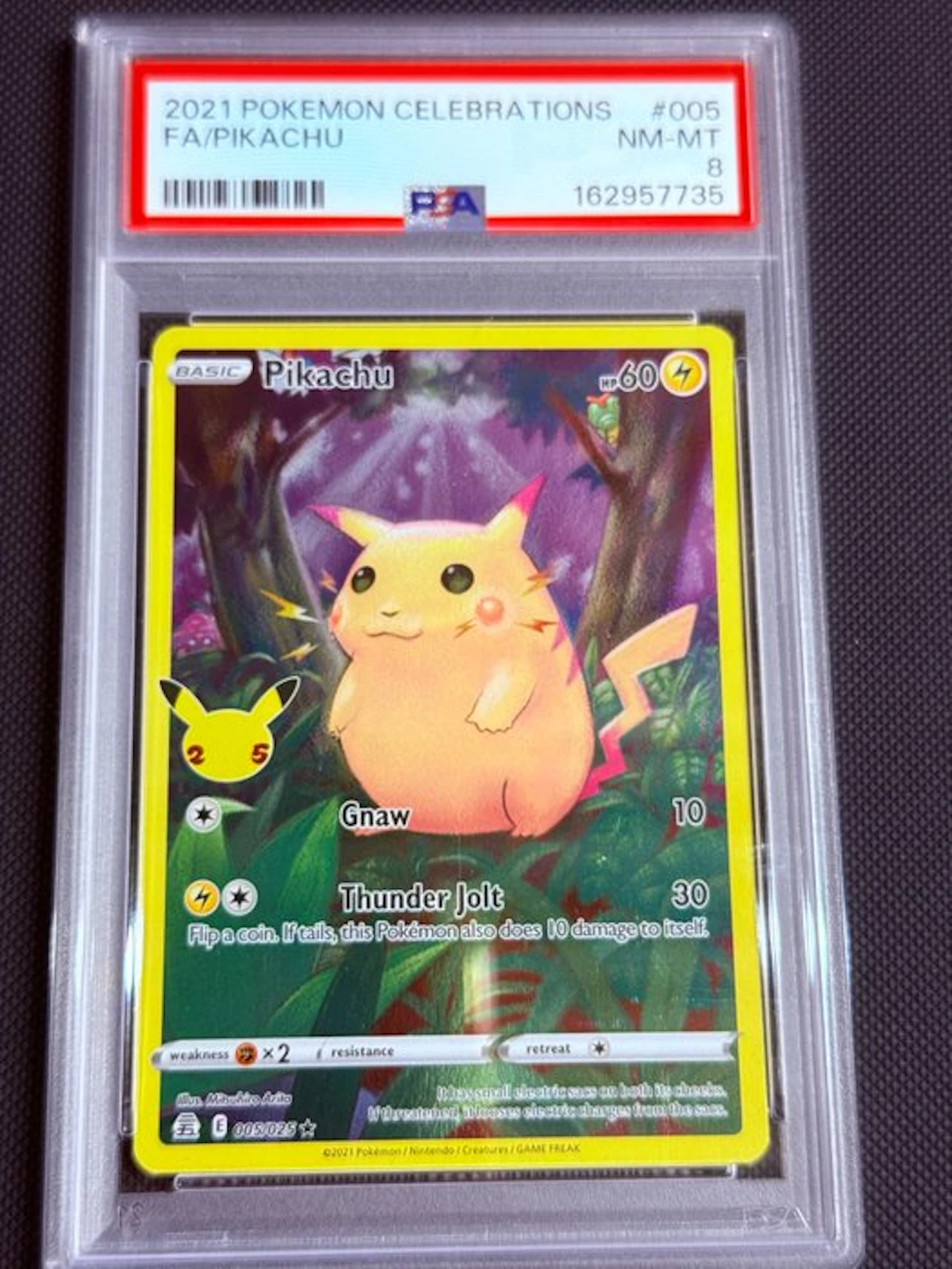 Pokémon - 1 Graded card - Pikachu 005/025 Foil, Full art - PSA 8 - Various sets