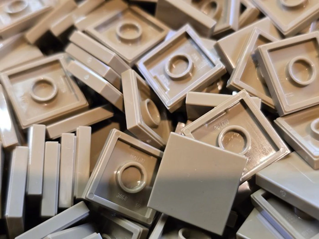 LEGO Pieces - New Tile 2 x 2 Dark Tan 750pcs